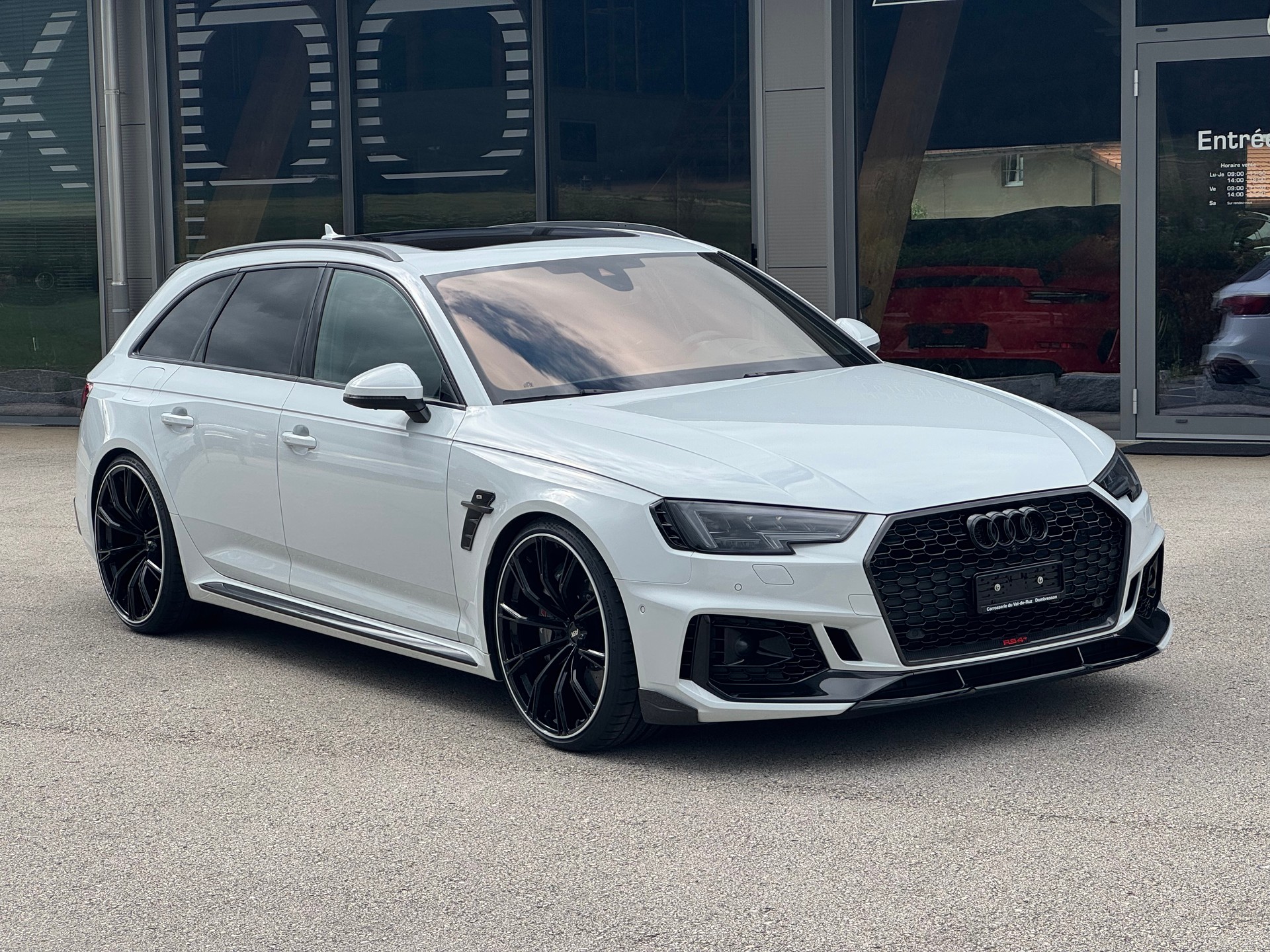 AUDI RS4+ABT Edition 530CV (1 of 50)-image-4