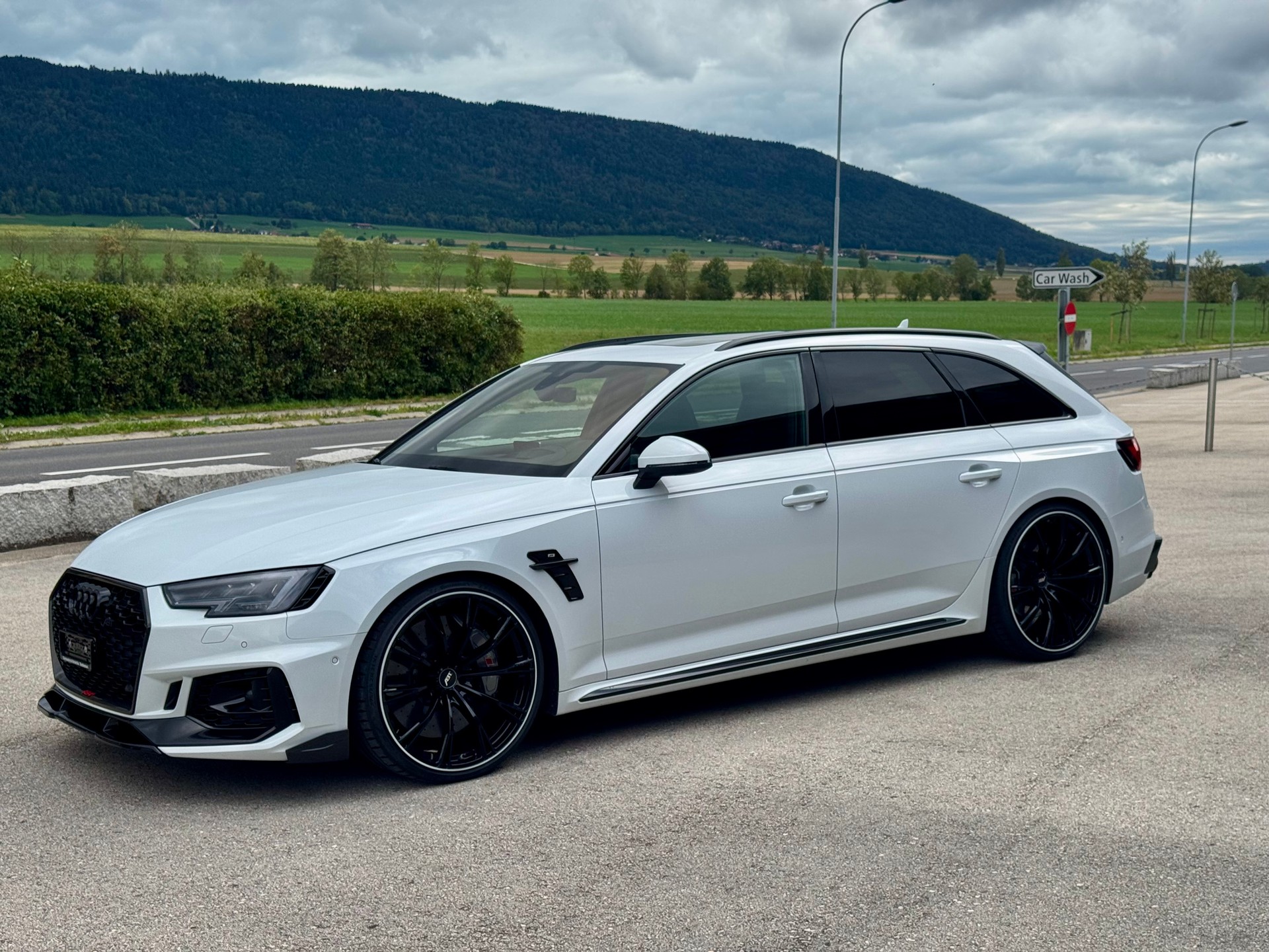 AUDI RS4+ABT Edition 530CV (1 of 50)-image-2