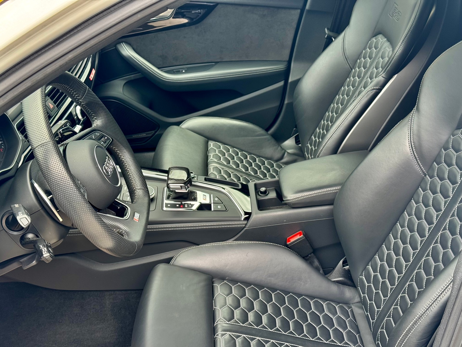 AUDI RS4+ABT Edition 530CV (1 of 50)-image-6