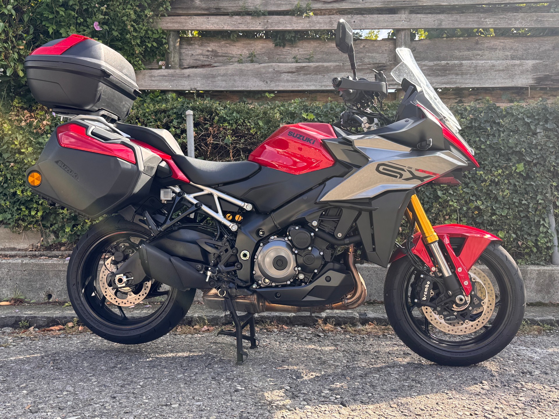 SUZUKI GSX-S 1000 GX Travel-showroom-element-3