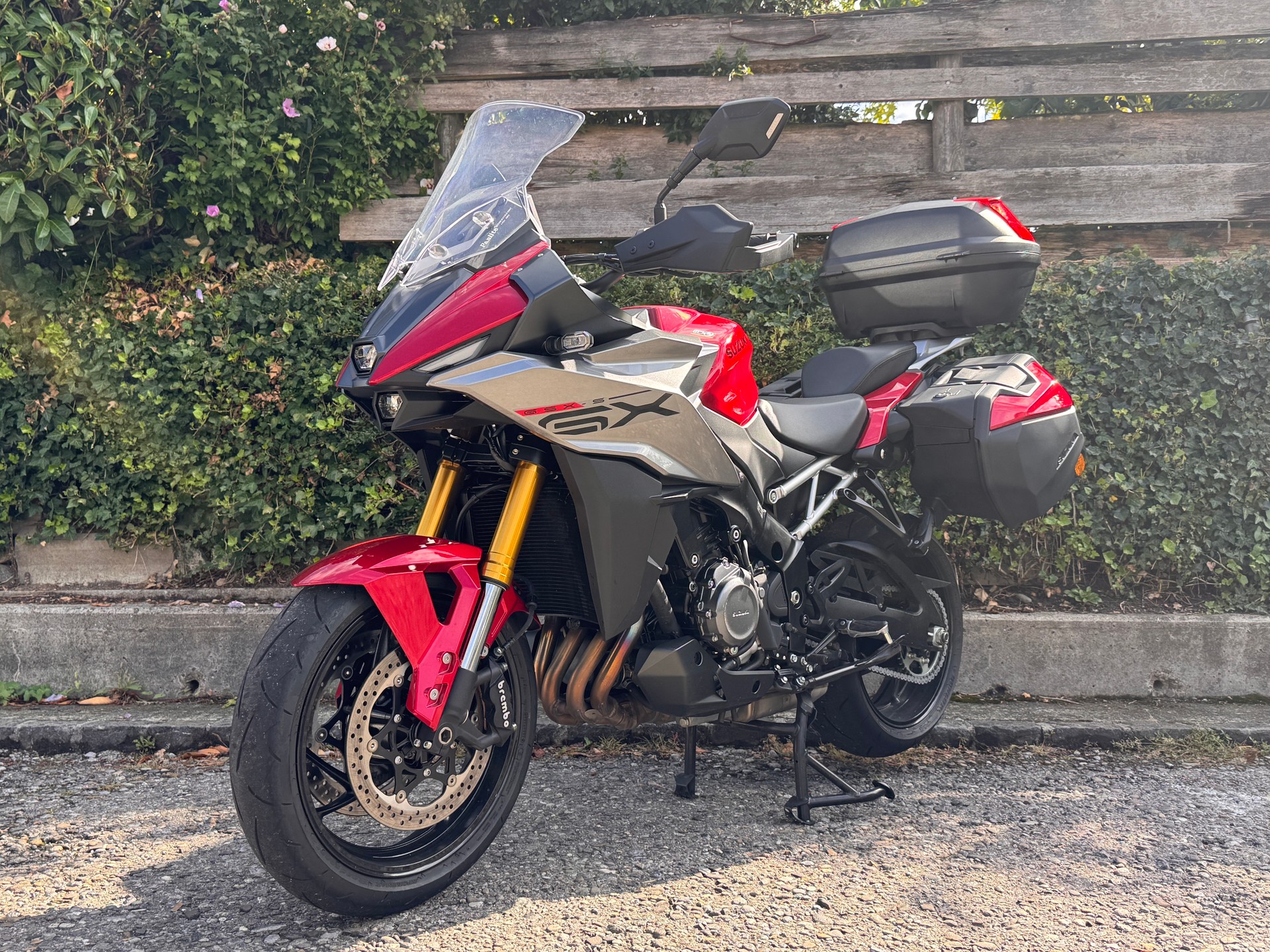 SUZUKI GSX-S 1000 GX Travel-showroom-element-1