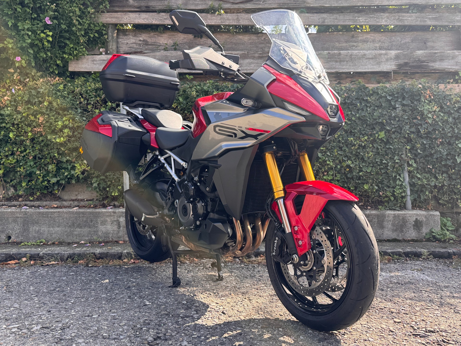 SUZUKI GSX-S 1000 GX Travel-showroom-element-2