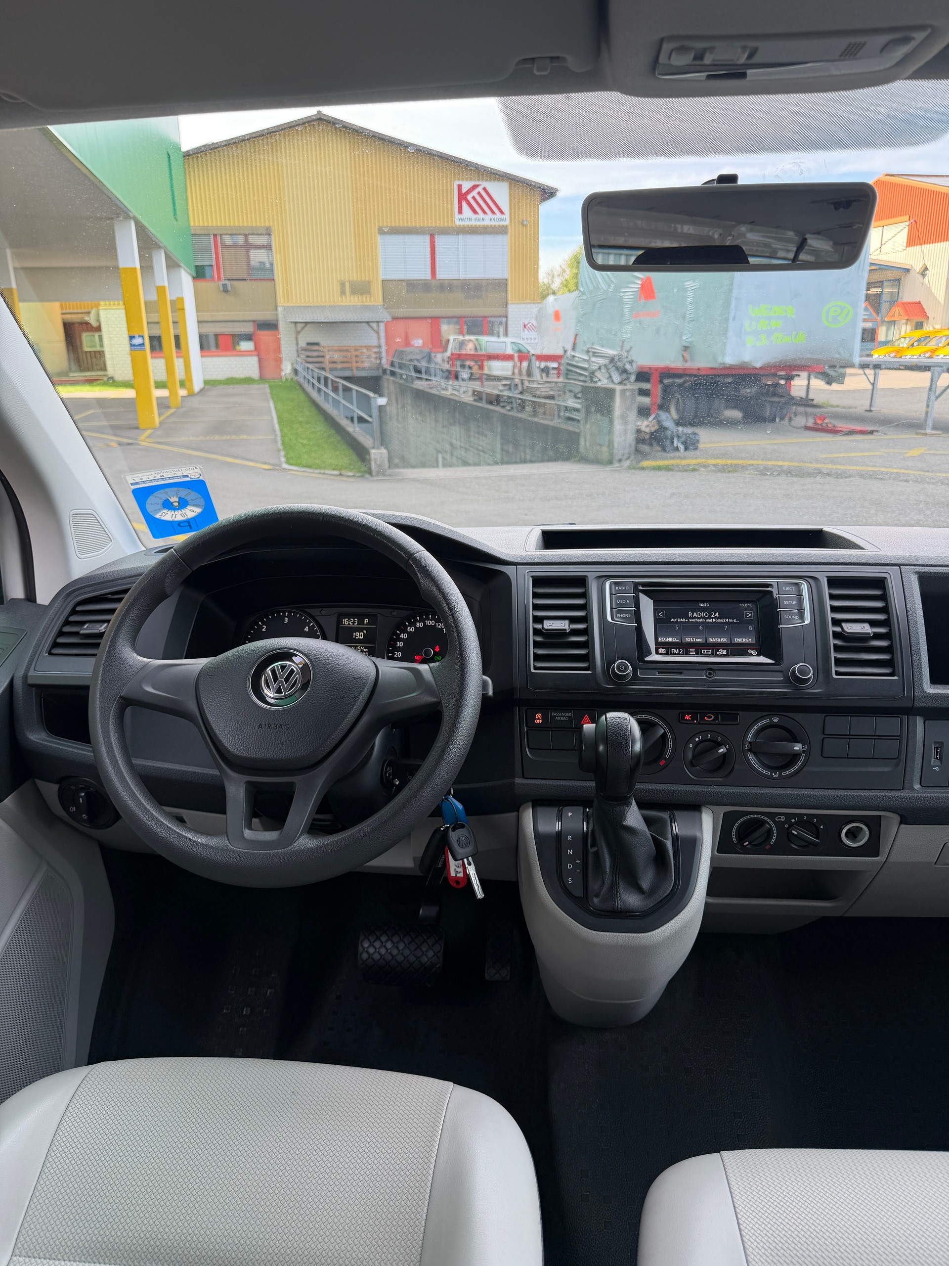 VW T6 2.0 TDI DSG-image-8
