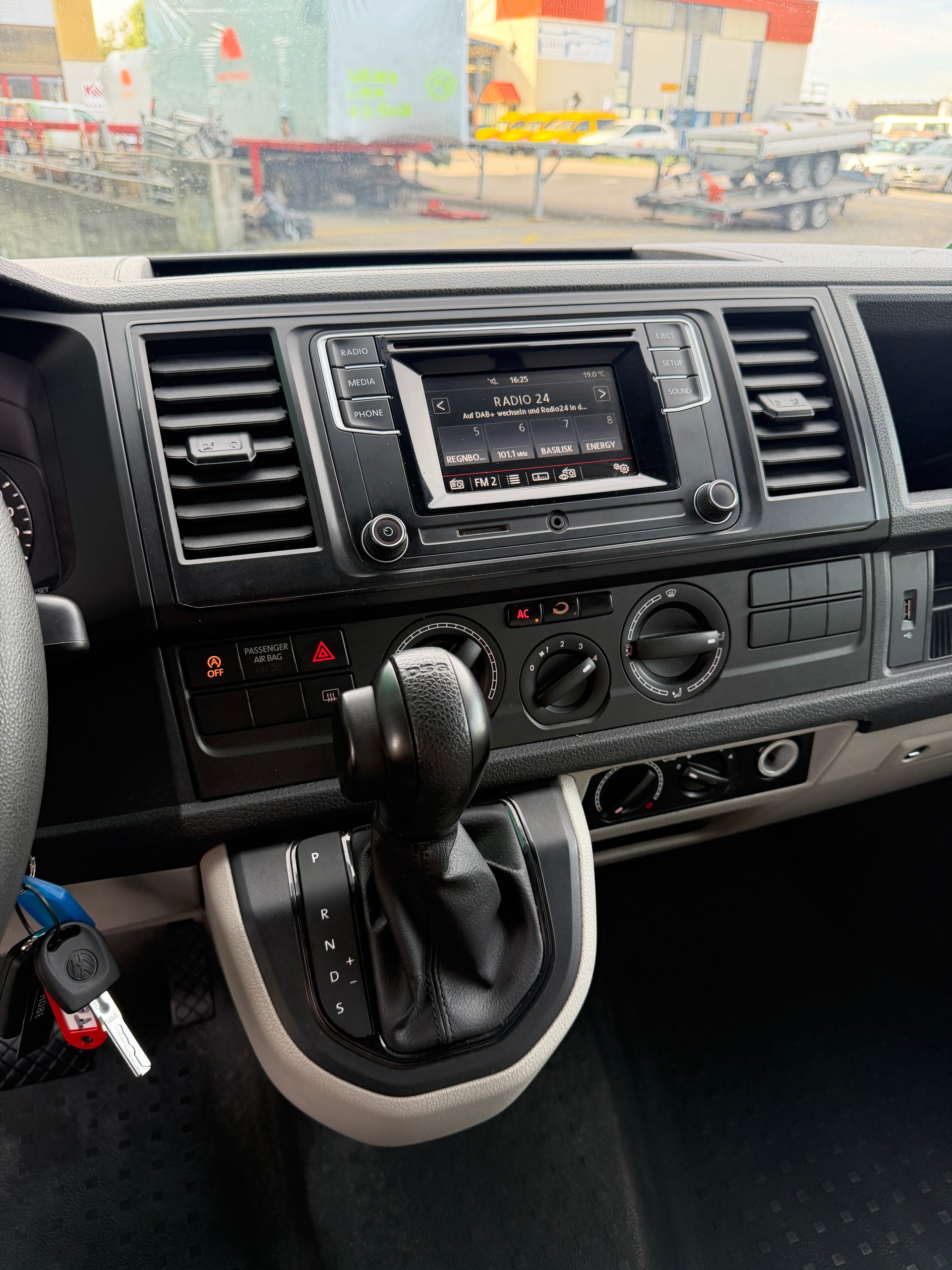 VW T6 2.0 TDI DSG-image-9