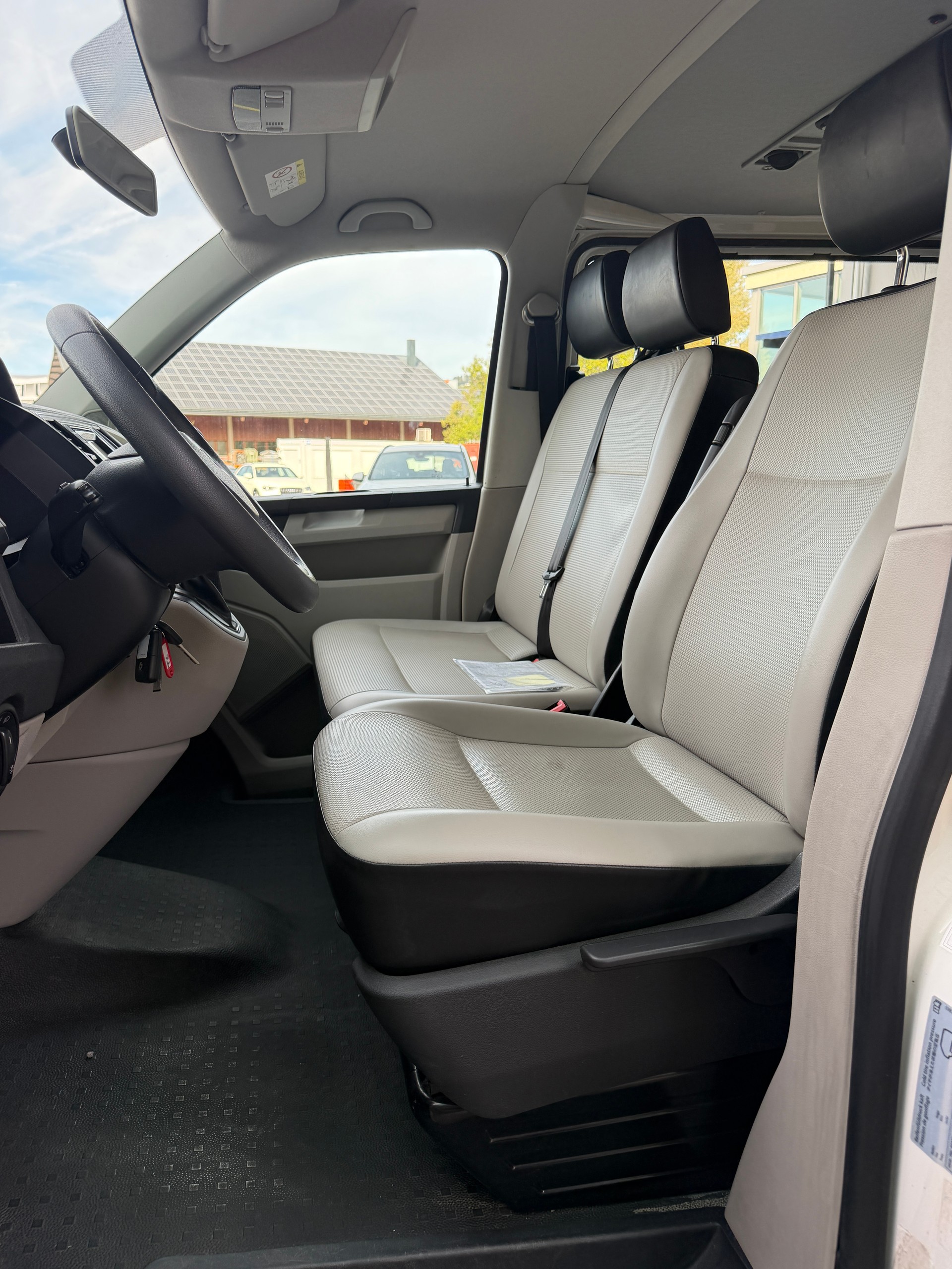 VW T6 2.0 TDI DSG-image-12
