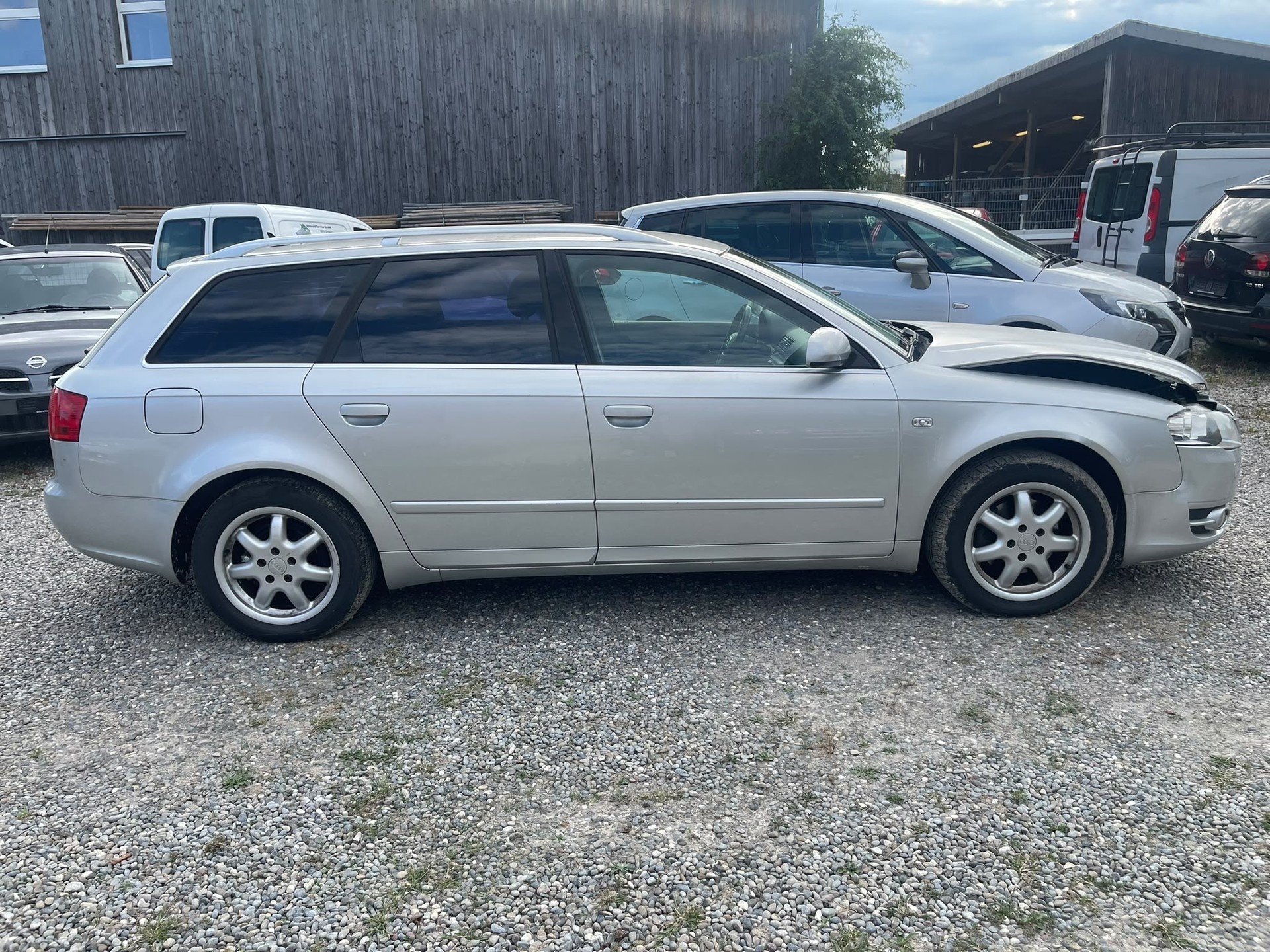 AUDI A4 Avant 2.0 TDI-image-6