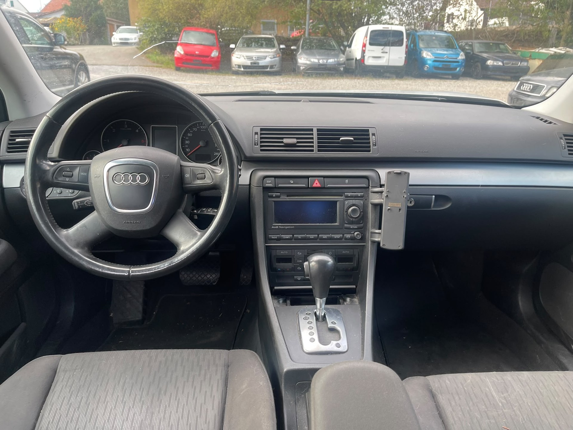 AUDI A4 Avant 2.0 TDI-image-7