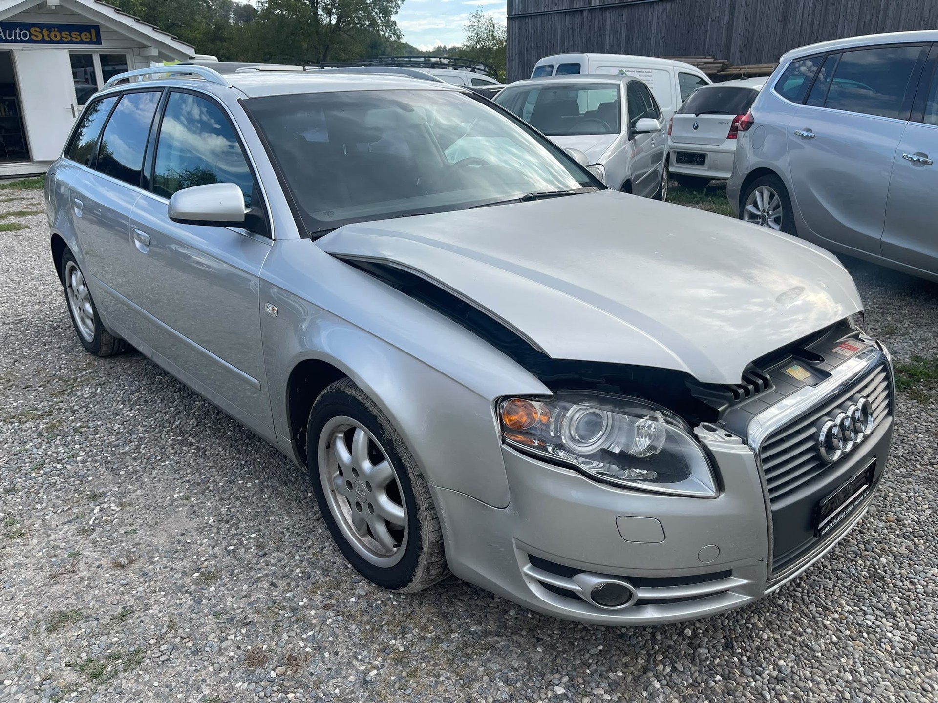 AUDI A4 Avant 2.0 TDI-image-2
