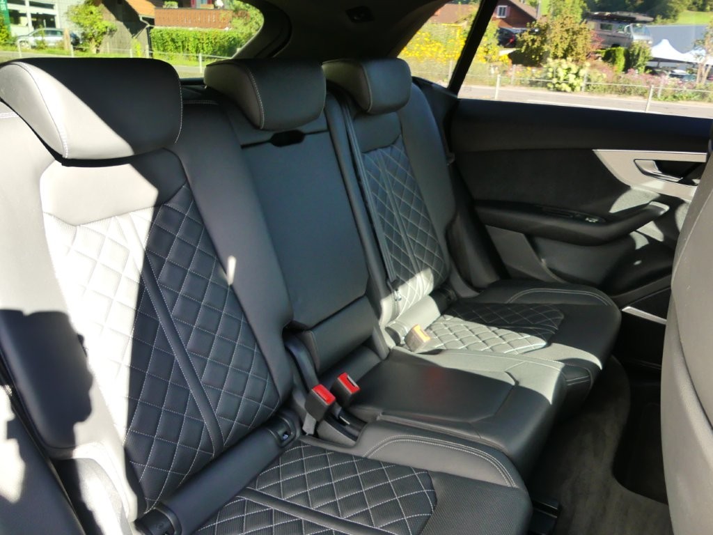 AUDI SQ8 TFSI quattro tiptronic-image-12