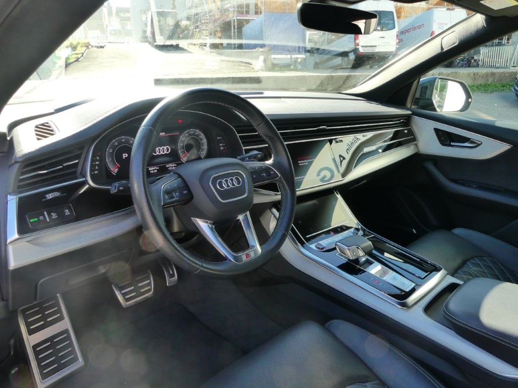 AUDI SQ8 TFSI quattro tiptronic-image-6