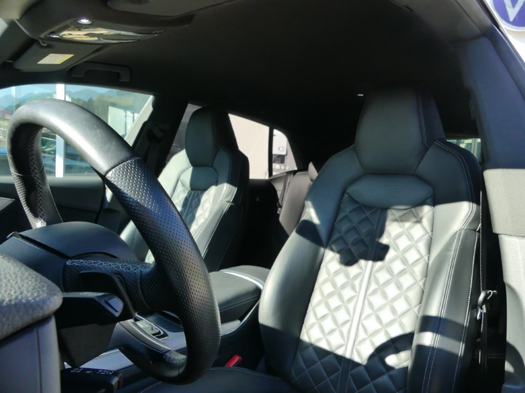 AUDI SQ8 TFSI quattro tiptronic-image-9