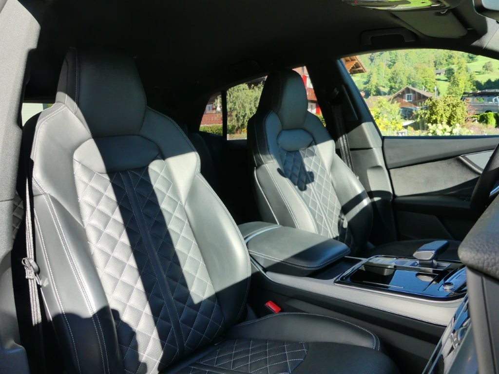 AUDI SQ8 TFSI quattro tiptronic-image-10