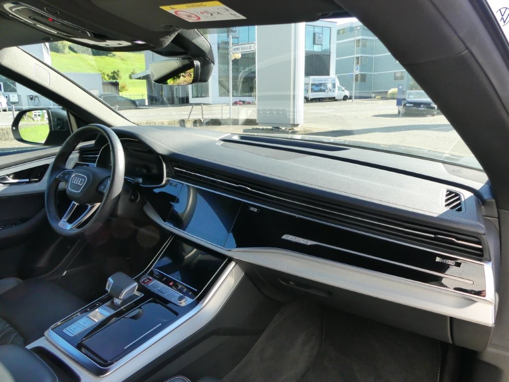 AUDI SQ8 TFSI quattro tiptronic-image-8