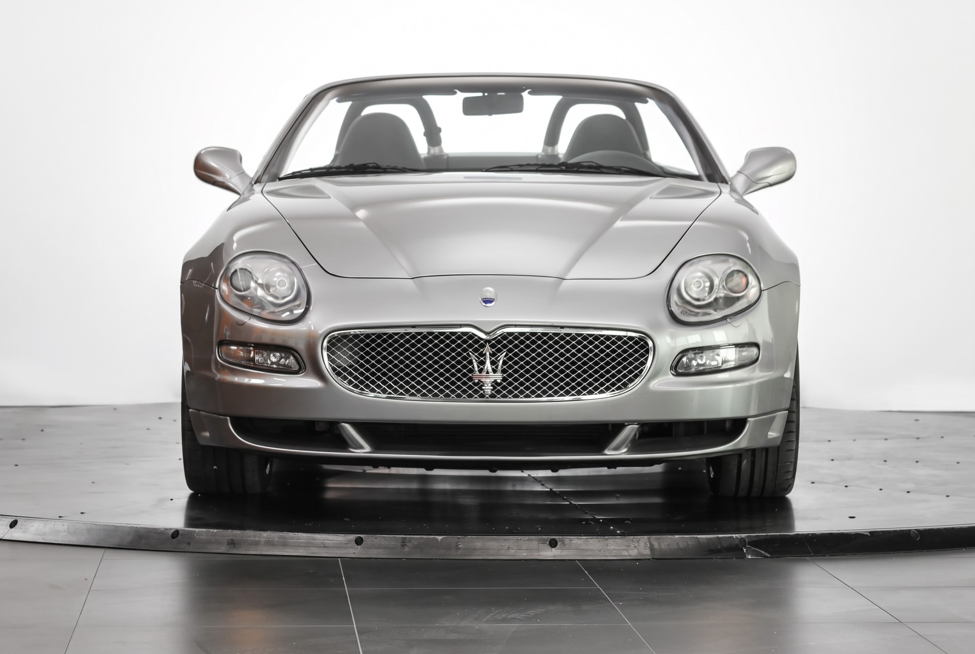 MASERATI Spyder GranSport Cambiocorsa / Nero-Cuoio / Jantes Trofeo 19 pouces-showroom-element-1