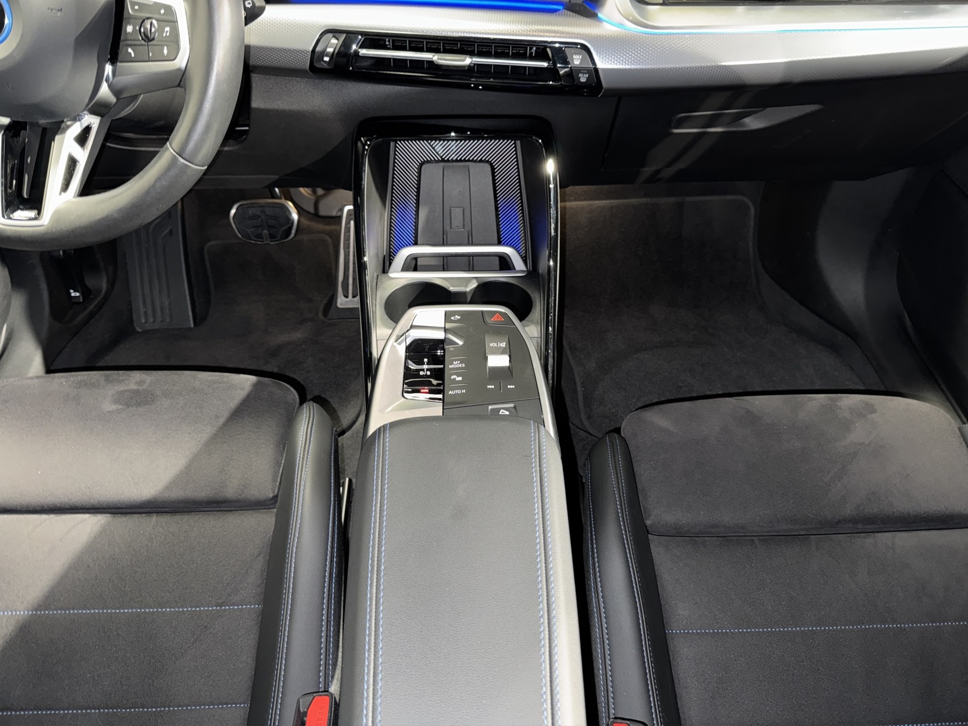 BMW 225e xDrive paddles Active Tourer M Sport-image-19