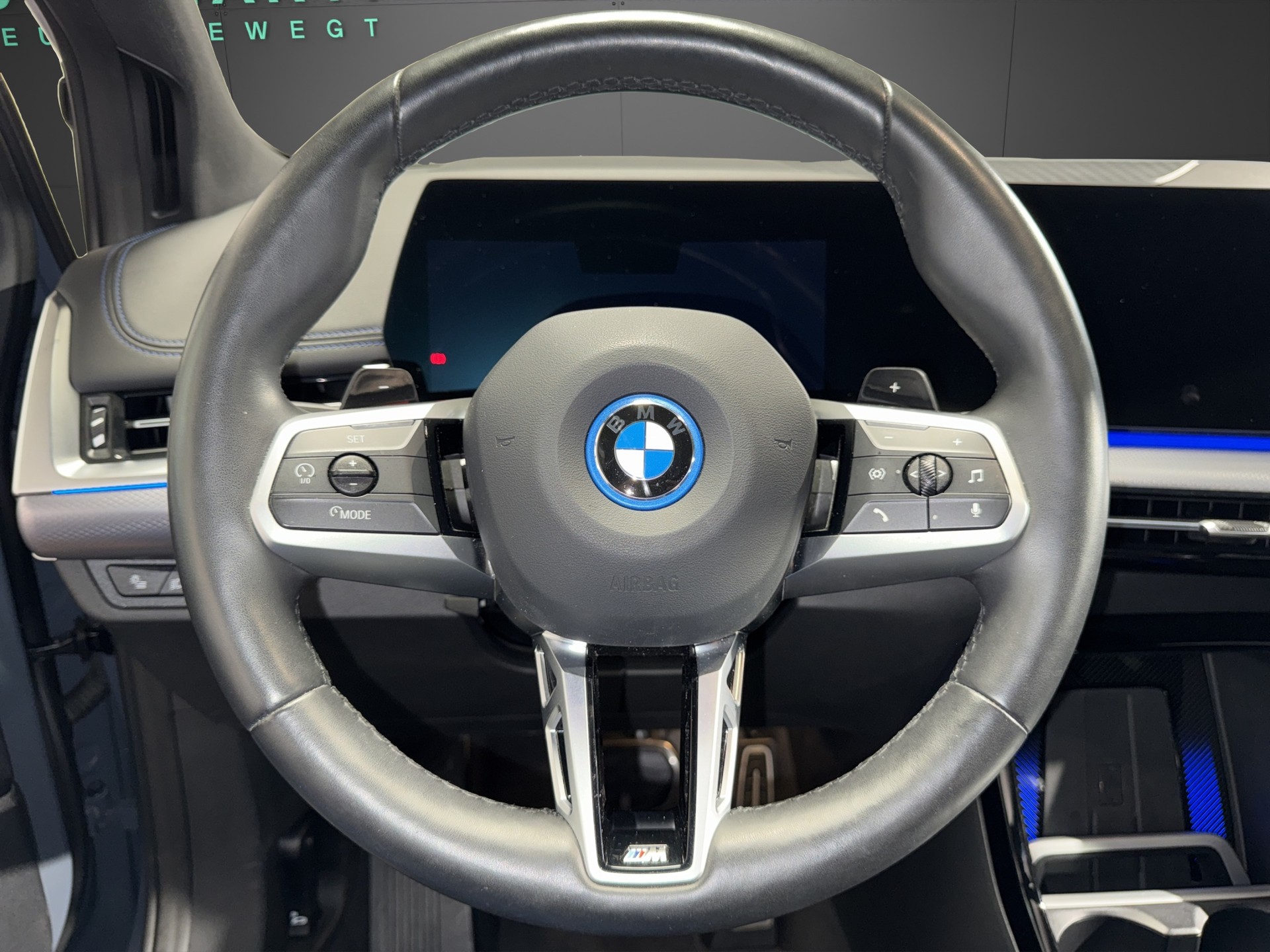 BMW 225e xDrive paddles Active Tourer M Sport-image-14