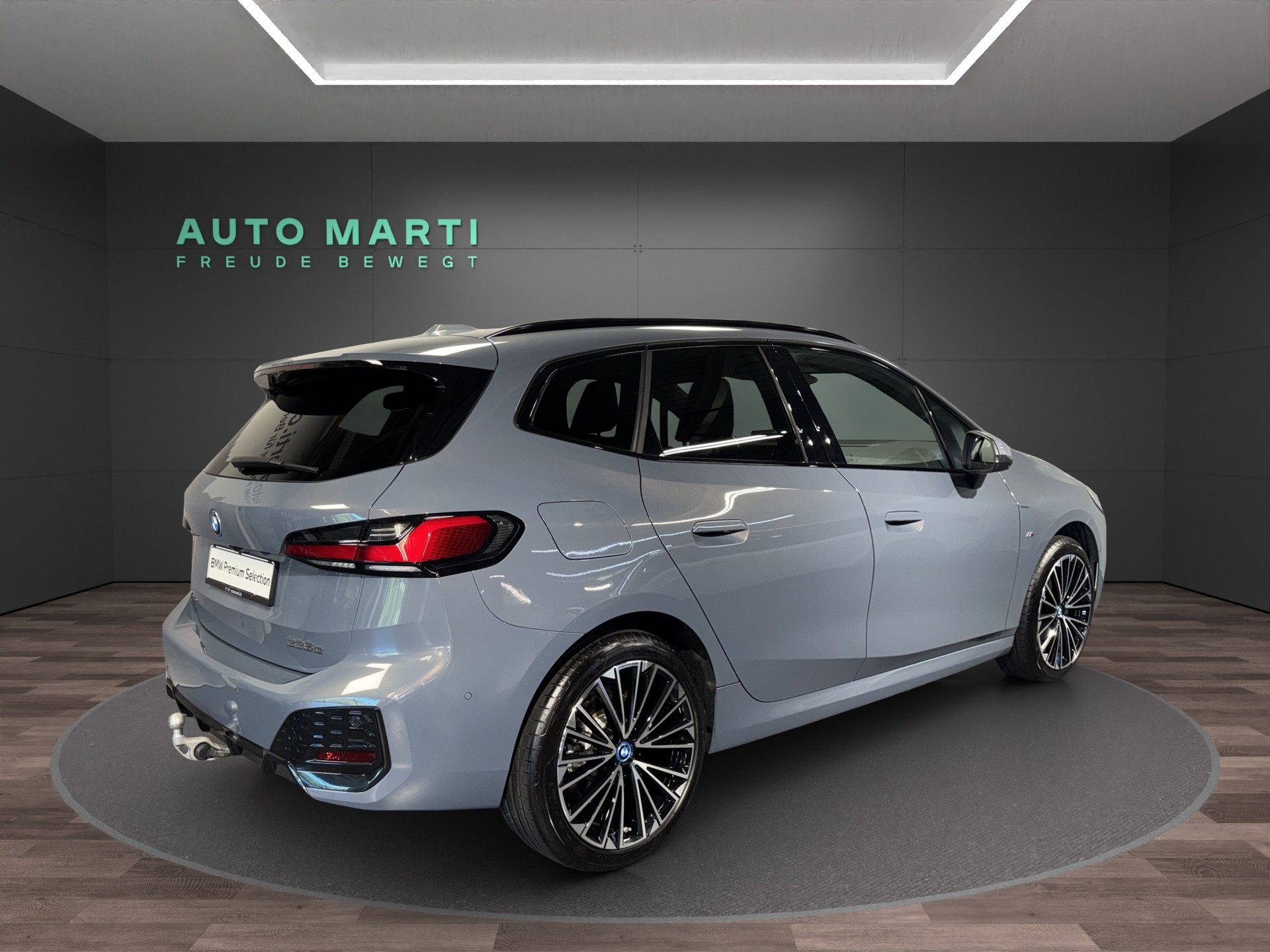 BMW 225e xDrive paddles Active Tourer M Sport-image-4