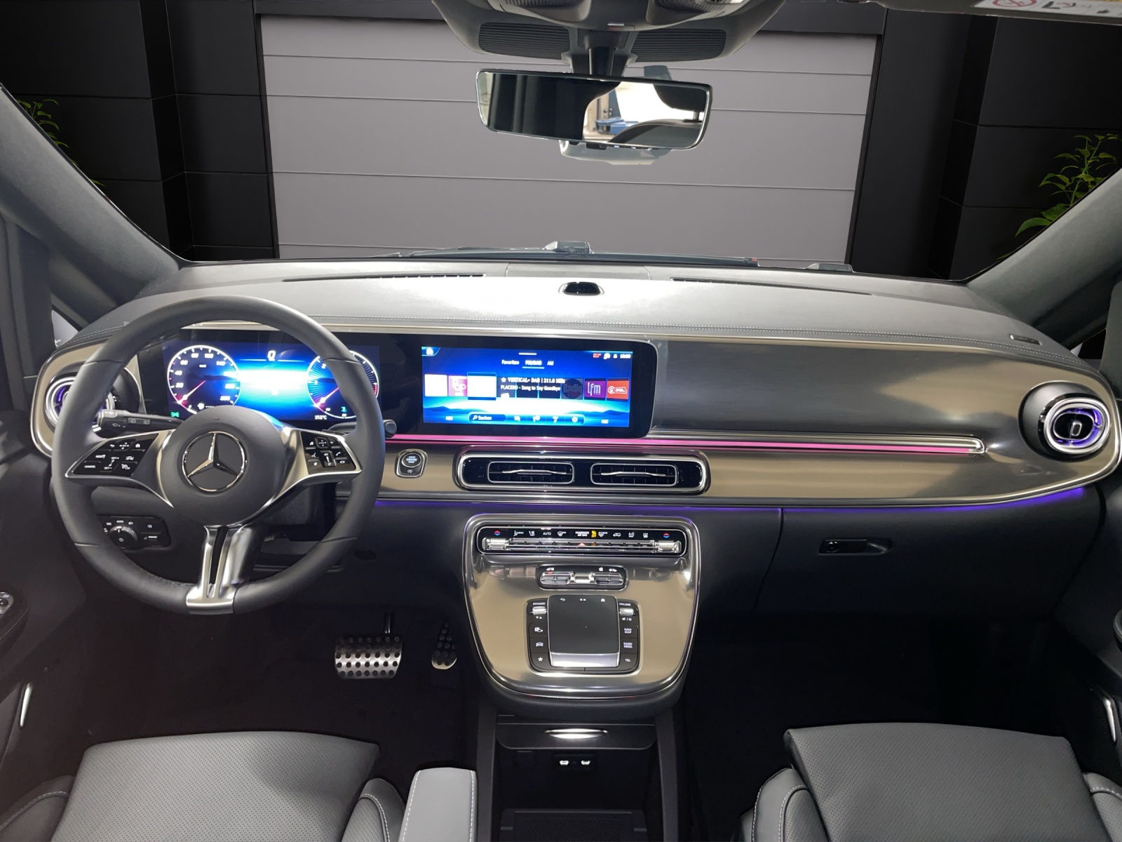 MERCEDES-BENZ V 300 d lang 4Matic Swiss Edition 9G-Tronic-image-10