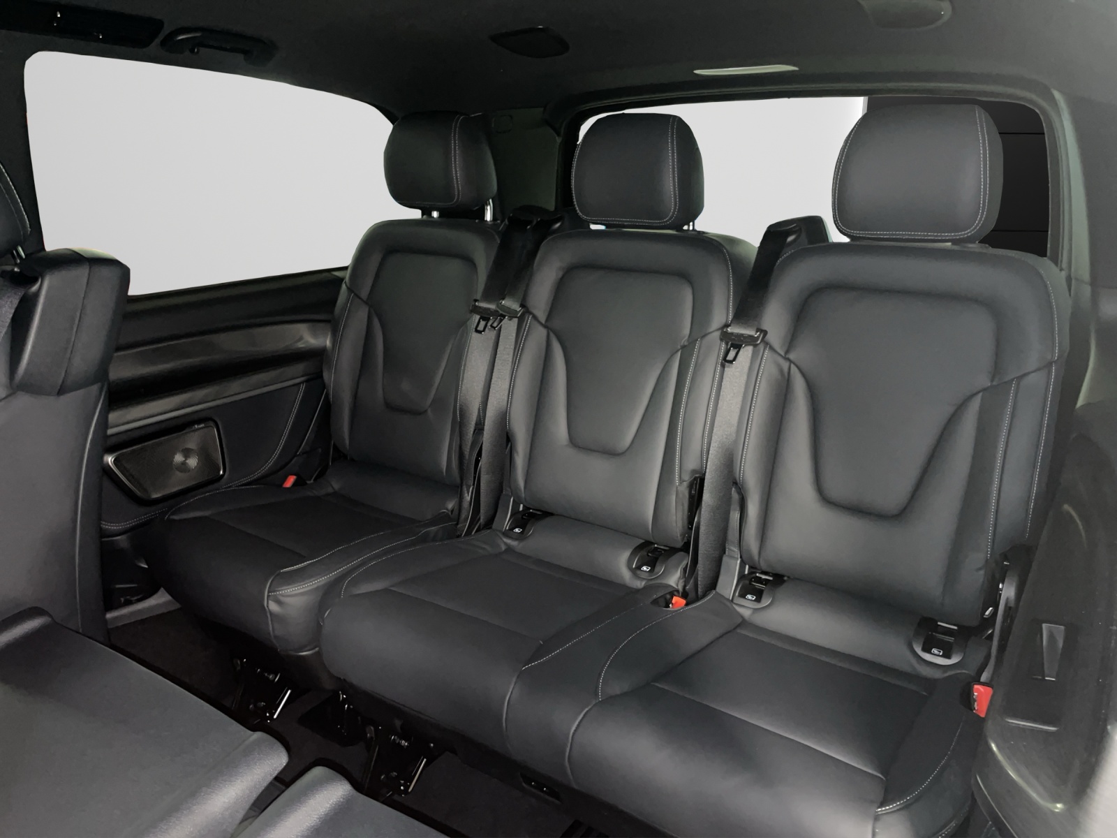 MERCEDES-BENZ V 300 d lang 4Matic Swiss Edition 9G-Tronic-image-9