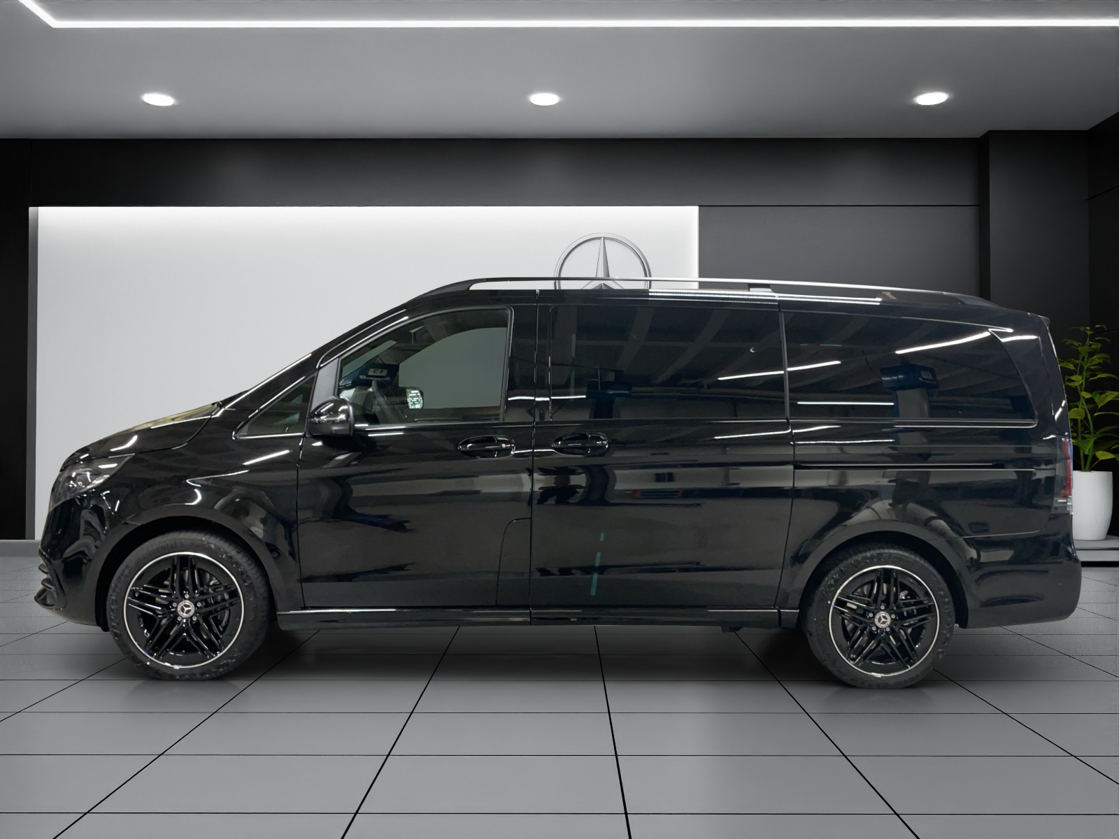 MERCEDES-BENZ V 300 d lang 4Matic Swiss Edition 9G-Tronic-image-2