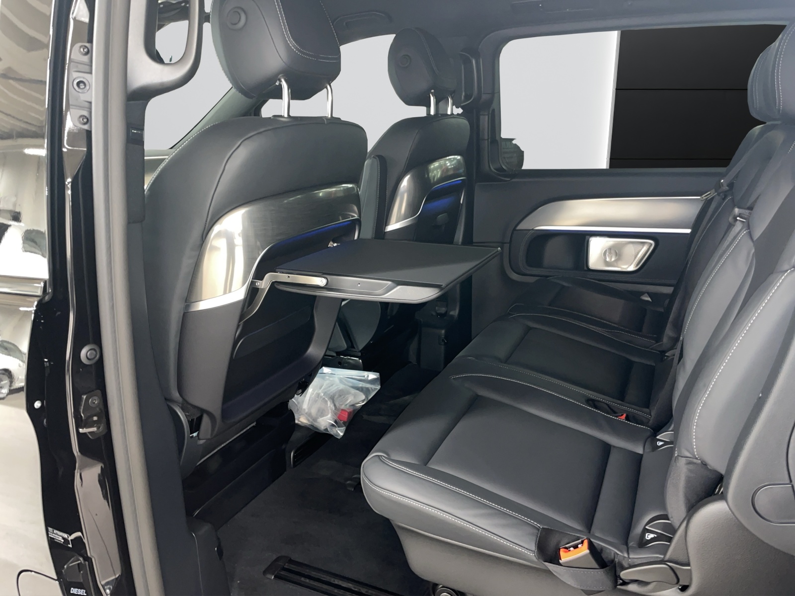 MERCEDES-BENZ V 300 d lang 4Matic Swiss Edition 9G-Tronic-image-13