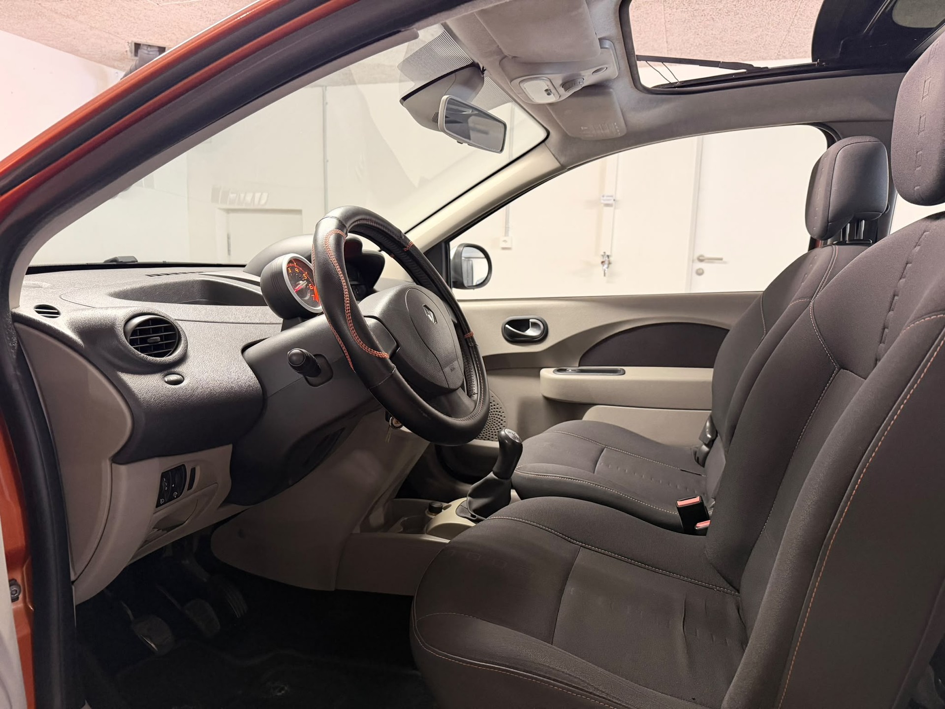 RENAULT Twingo GT 1.2 16V T-image-8