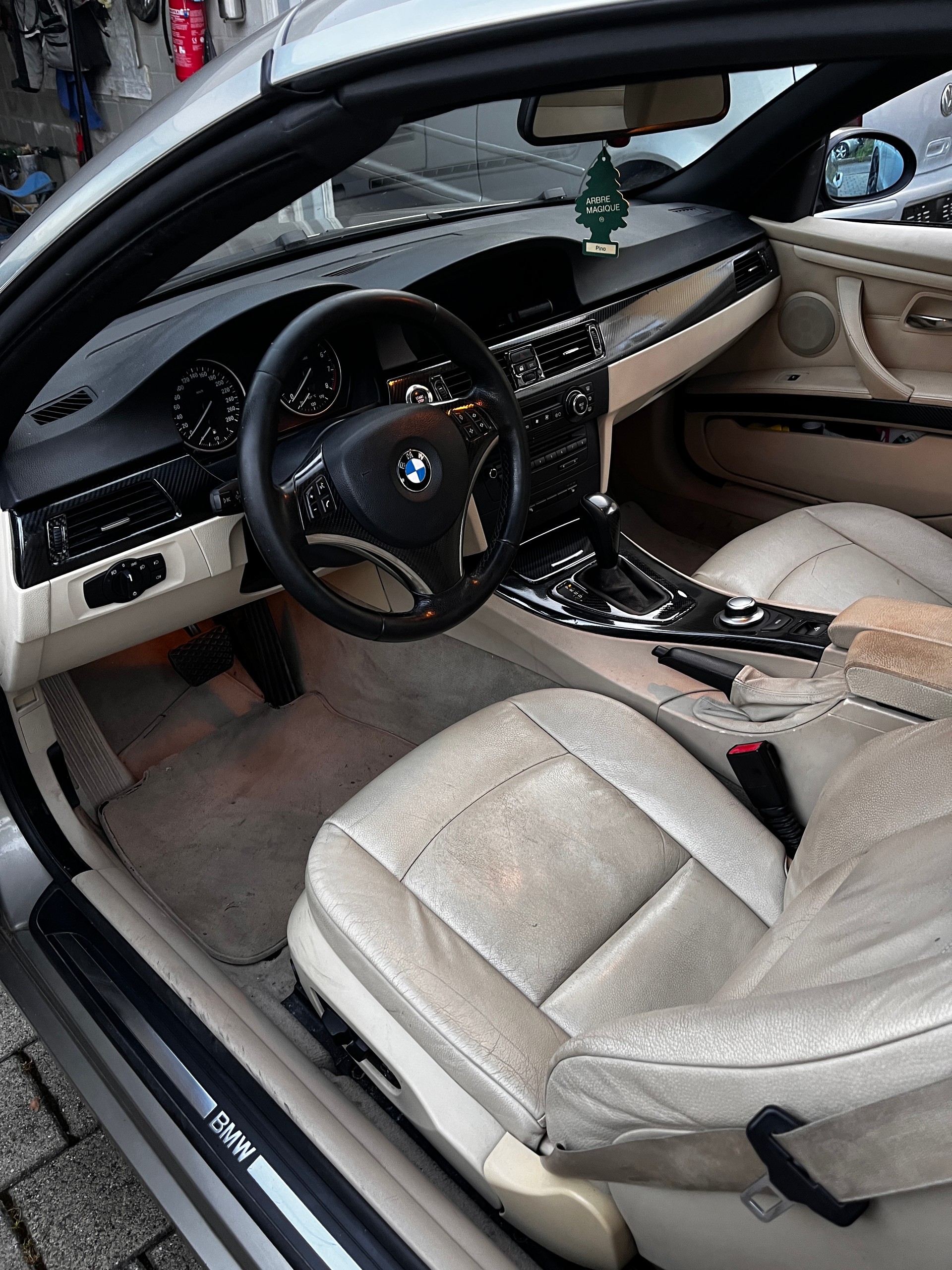 BMW 335i Cabriolet Steptronic-image-10