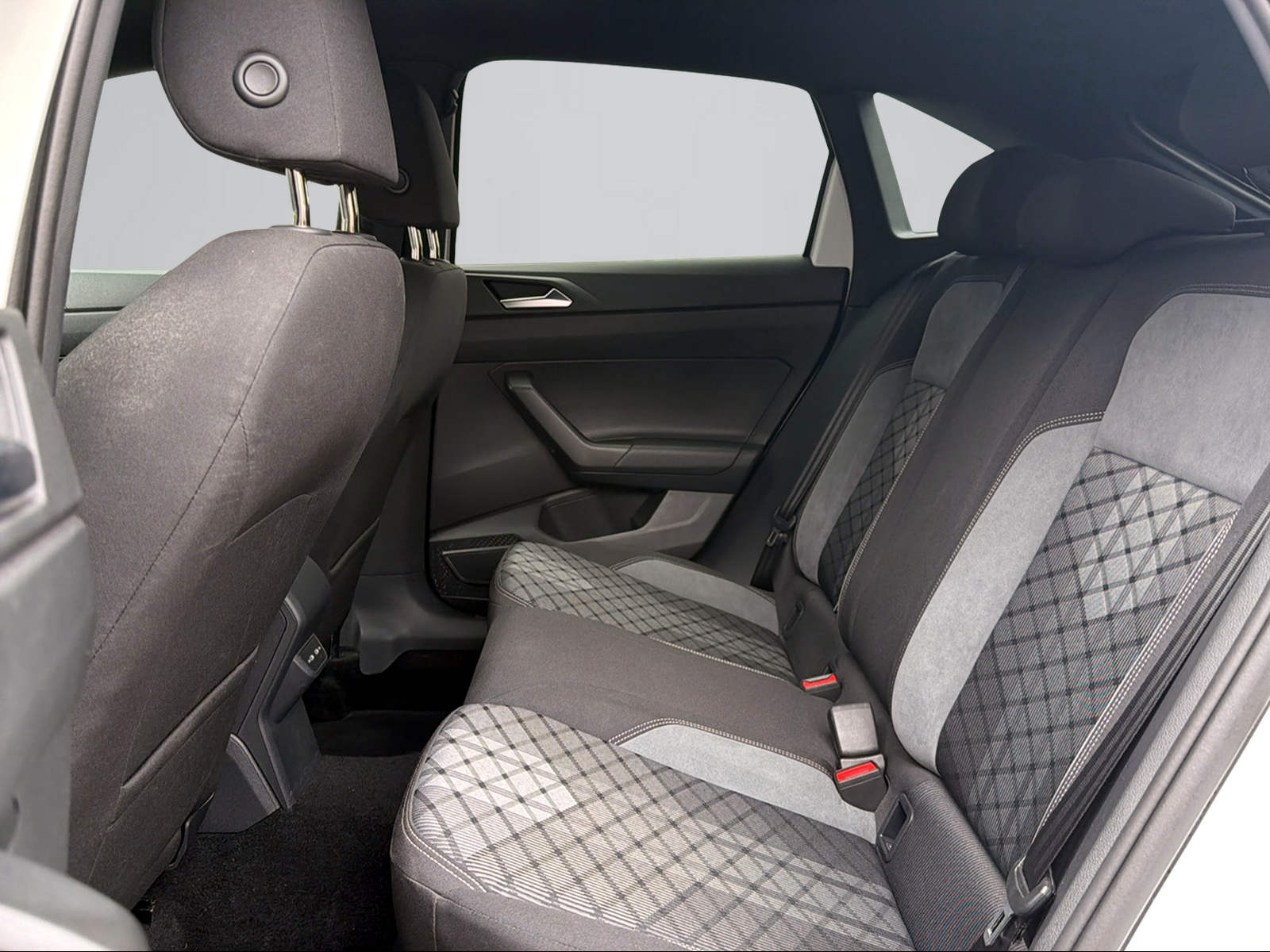 VW Taigo 1.5 TSI R-Line DSG-image-9