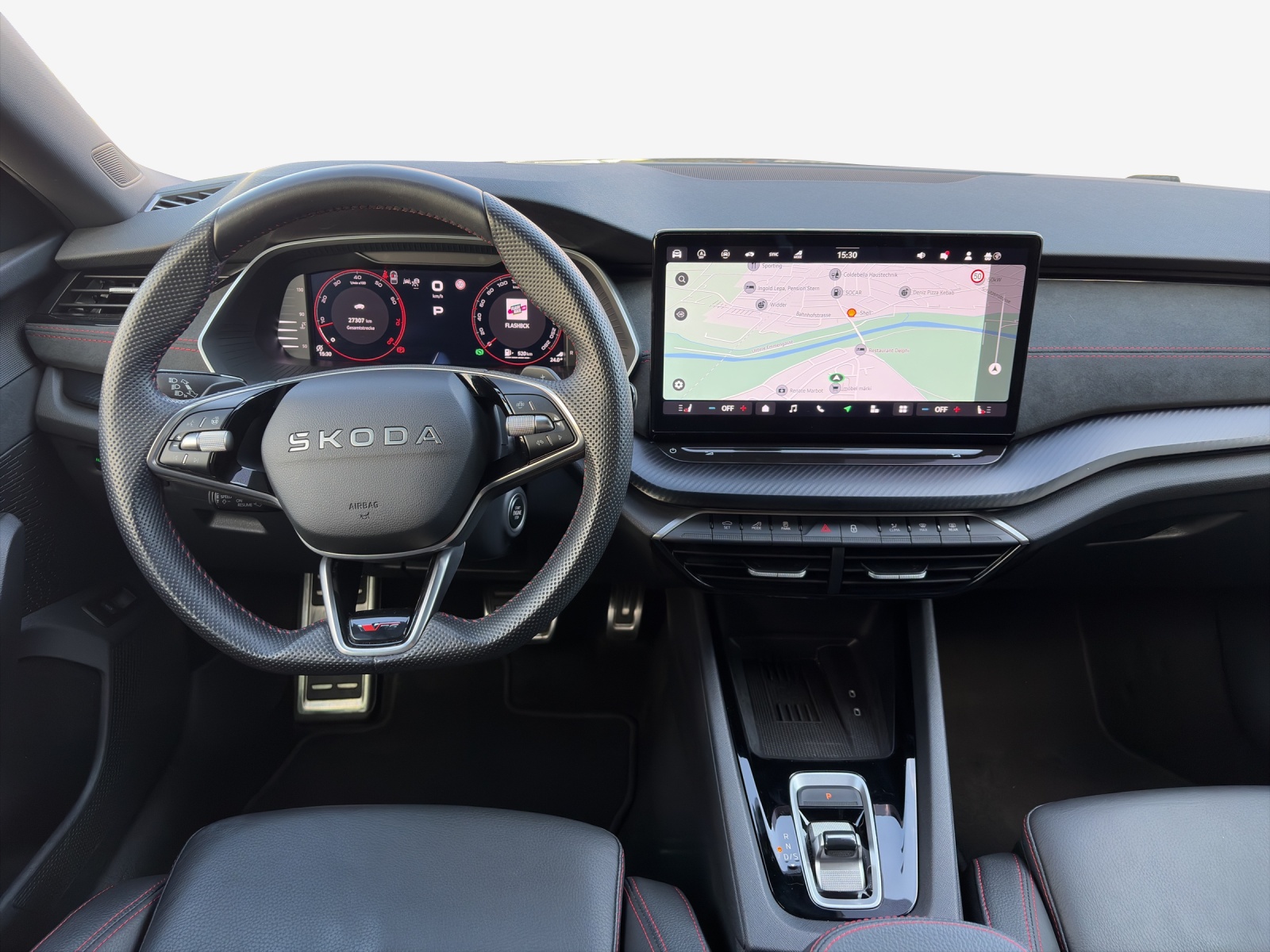 SKODA Octavia Combi 2.0 TSI DSG RS-image-8