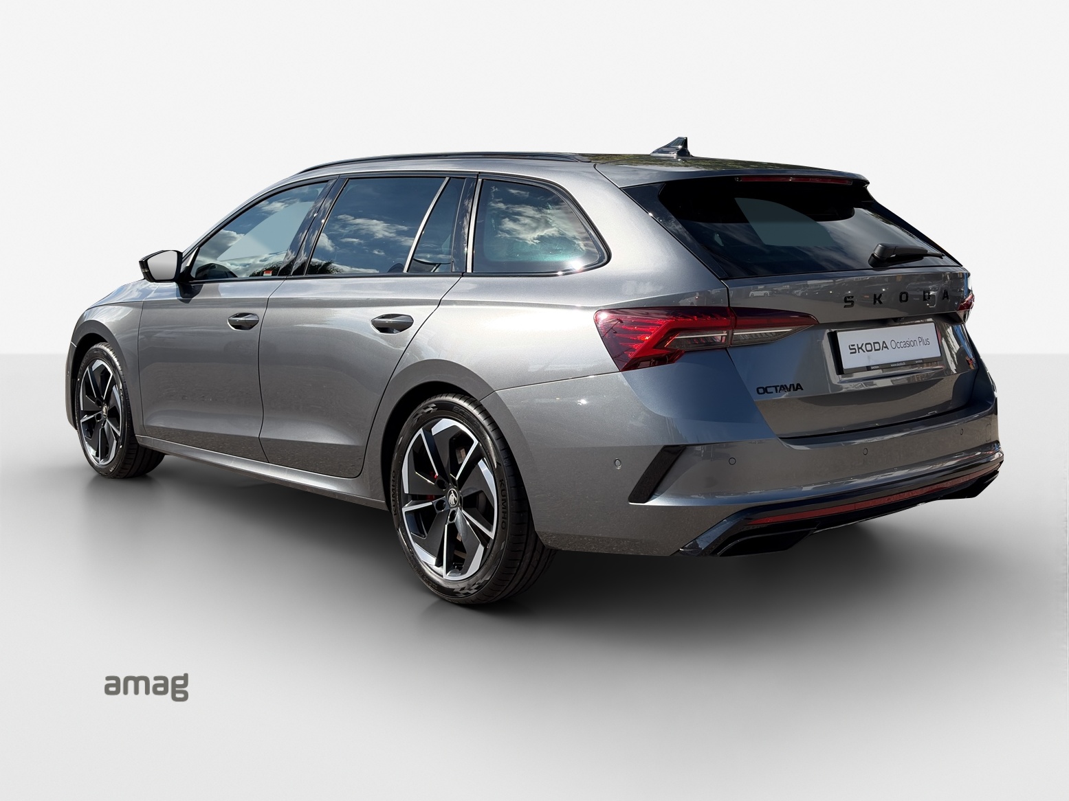 SKODA Octavia Combi 2.0 TSI DSG RS-image-2