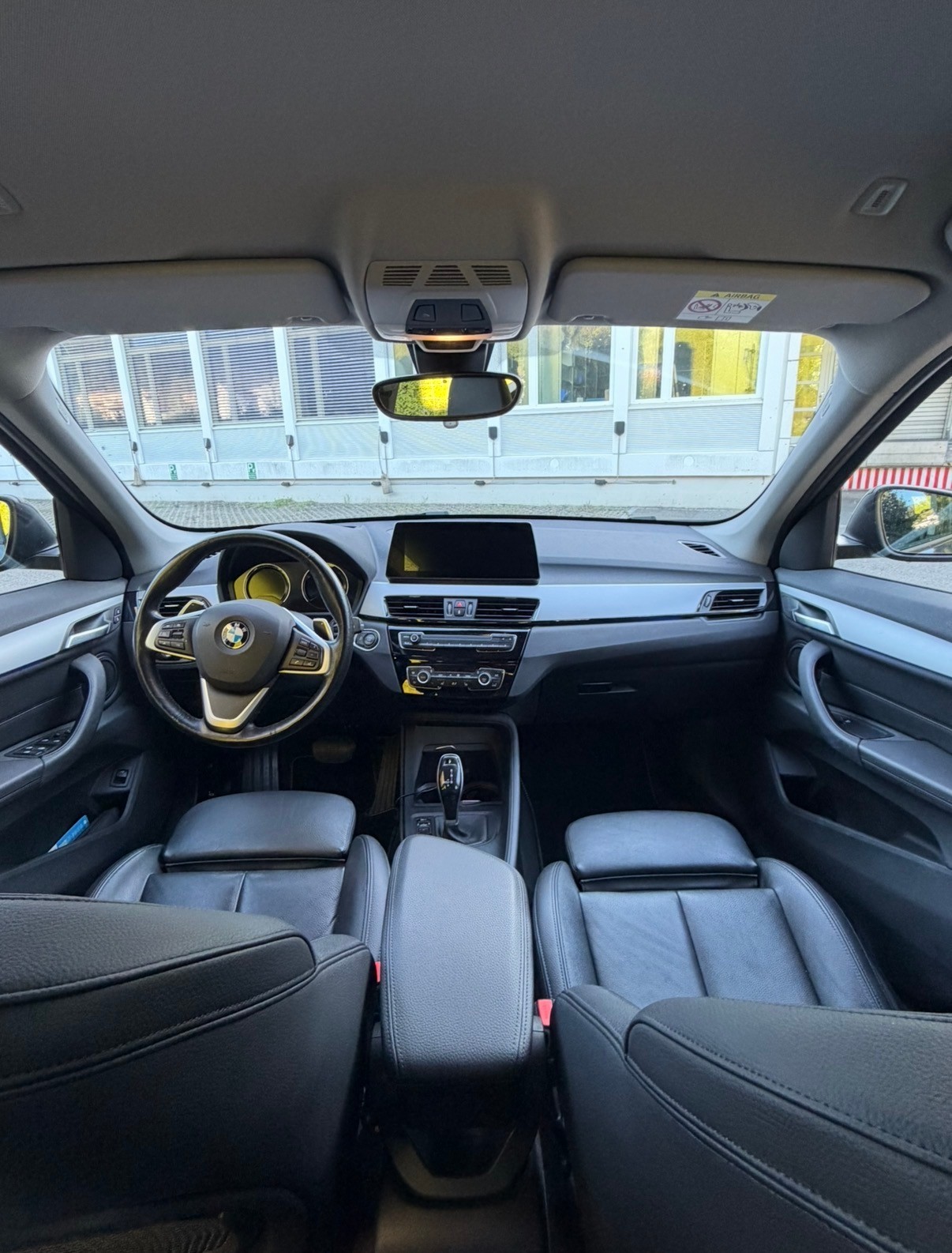 BMW 25i xDrive-image-4