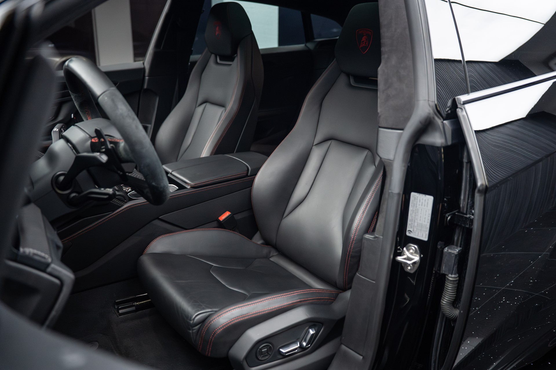 LAMBORGHINI Urus E-Gear-image-8