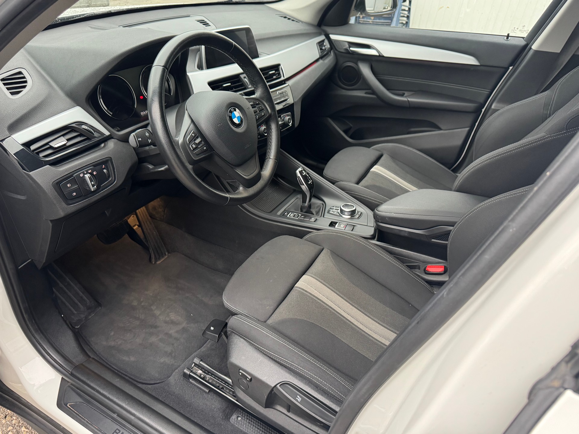 BMW X1 xDrive 18d Steptronic-image-7