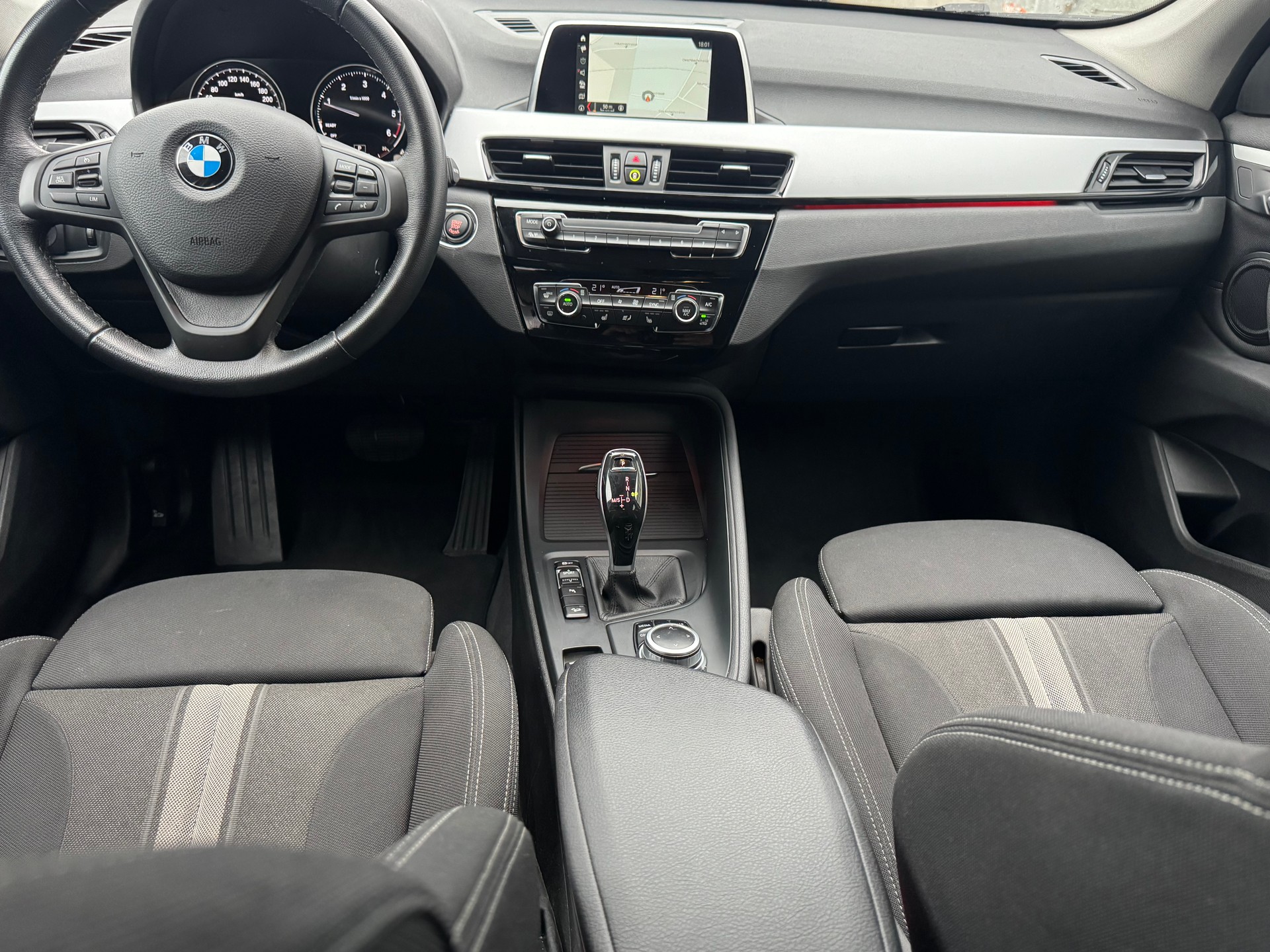 BMW X1 xDrive 18d Steptronic-image-11
