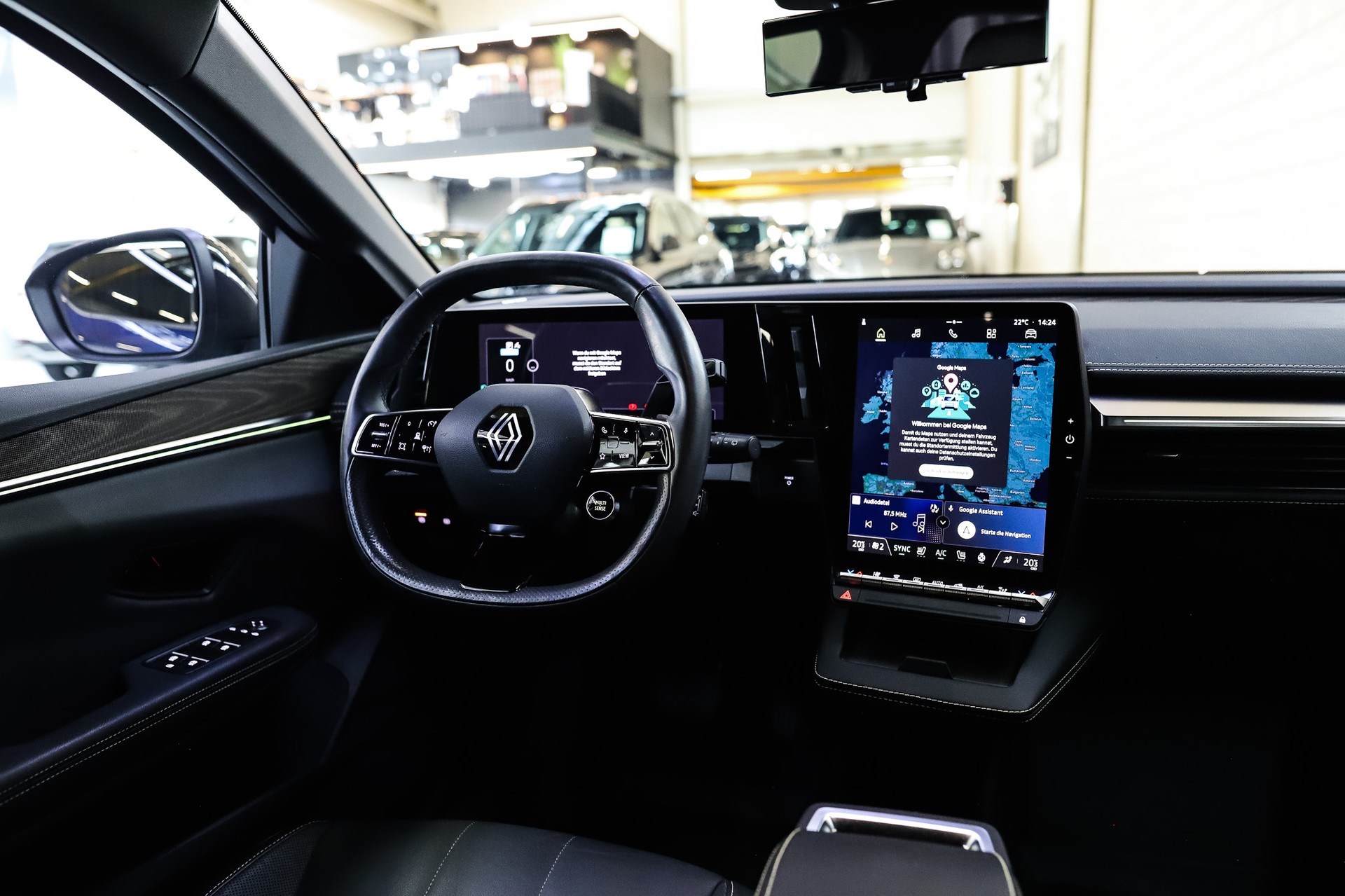 RENAULT Mégane E-TECH EV60 Iconic-image-14