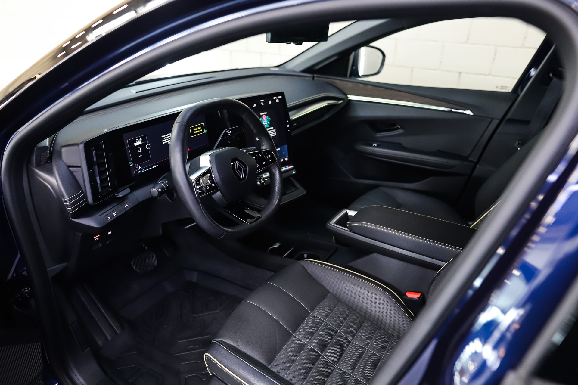 RENAULT Mégane E-TECH EV60 Iconic-image-5