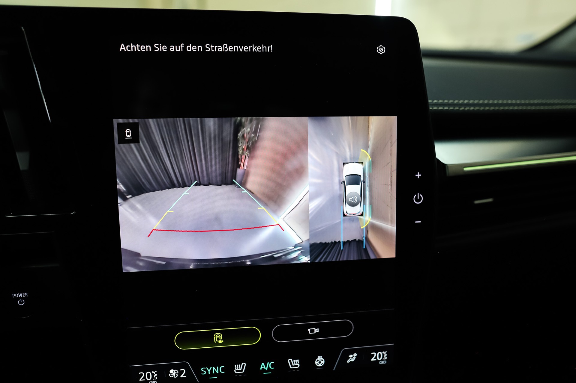 RENAULT Mégane E-TECH EV60 Iconic-image-12