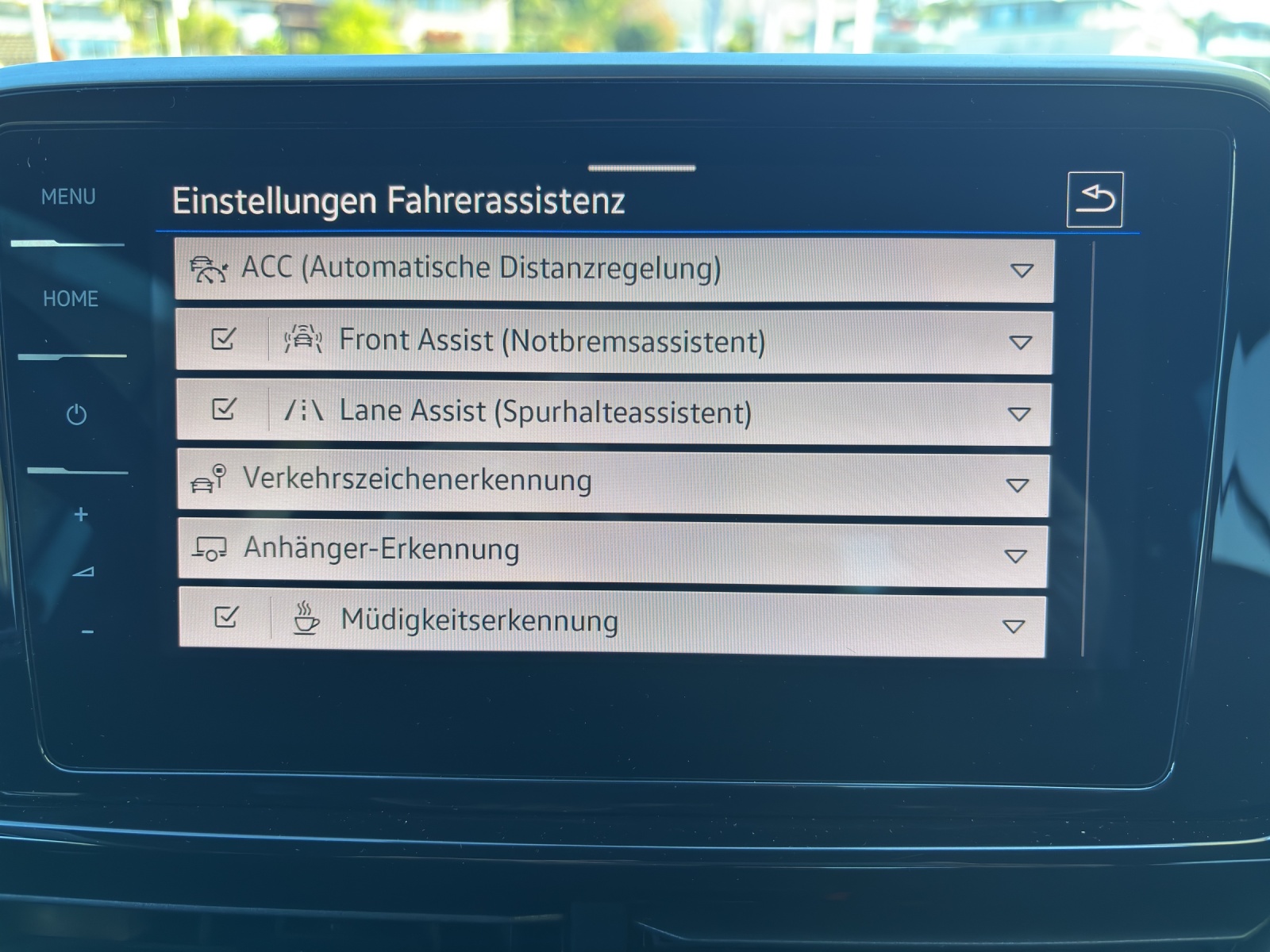 VW T-Roc 2.0 TSI R-Line DSG 4Motion mit AHK, Standheizung & Winterräder-image-23