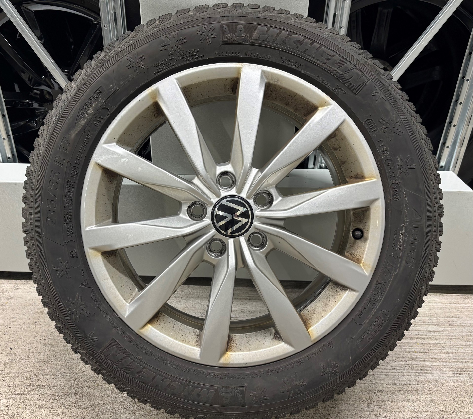 VW T-Roc 2.0 TSI R-Line DSG 4Motion mit AHK, Standheizung & Winterräder-image-31