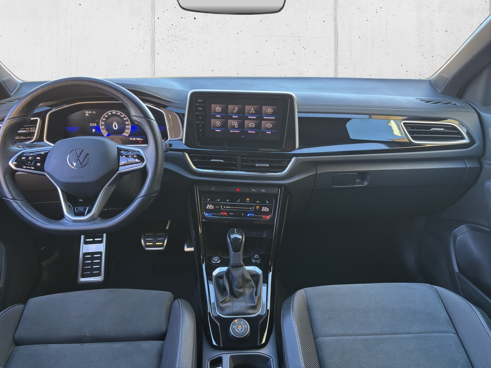VW T-Roc 2.0 TSI R-Line DSG 4Motion mit AHK, Standheizung & Winterräder-image-10