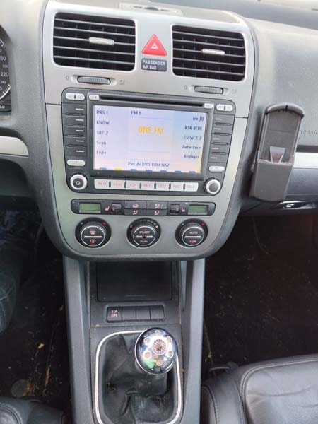 VW Golf 2.0 FSI Comfortline 4Motion-image-10