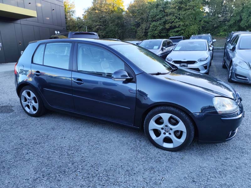 VW Golf 2.0 FSI Comfortline 4Motion-image-2
