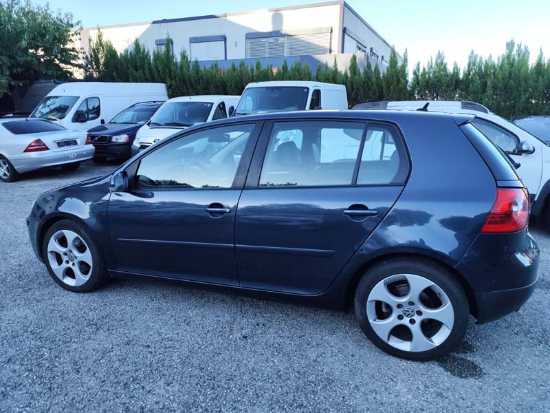 VW Golf 2.0 FSI Comfortline 4Motion-image-7