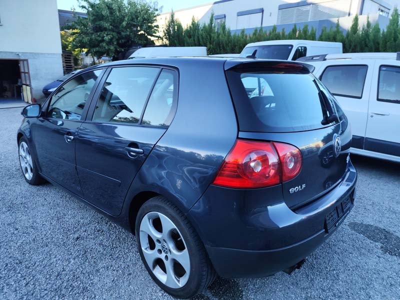 VW Golf 2.0 FSI Comfortline 4Motion-image-6