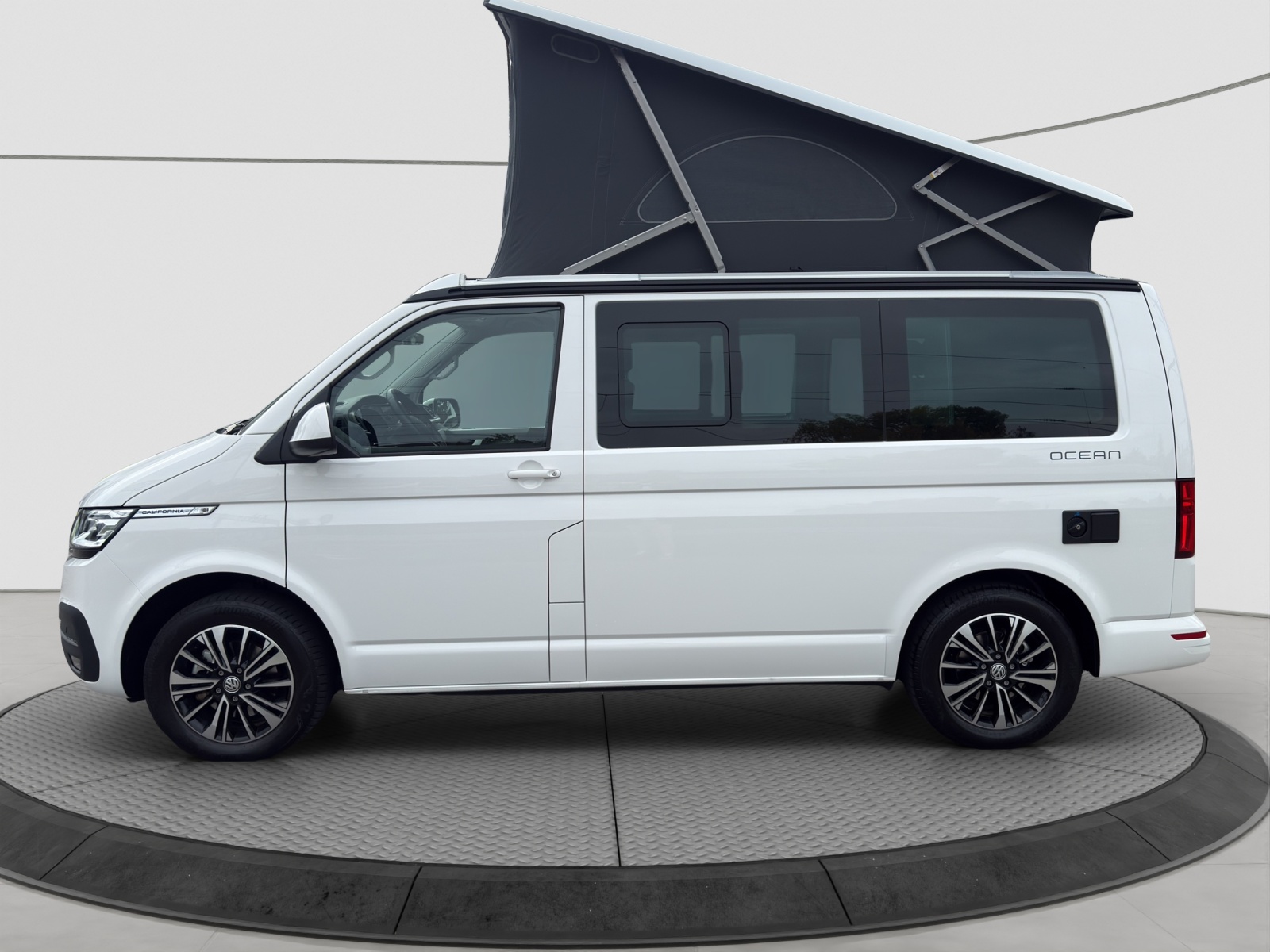 VW T6.1 California 2.0 TDI Ocean DSG-image-0