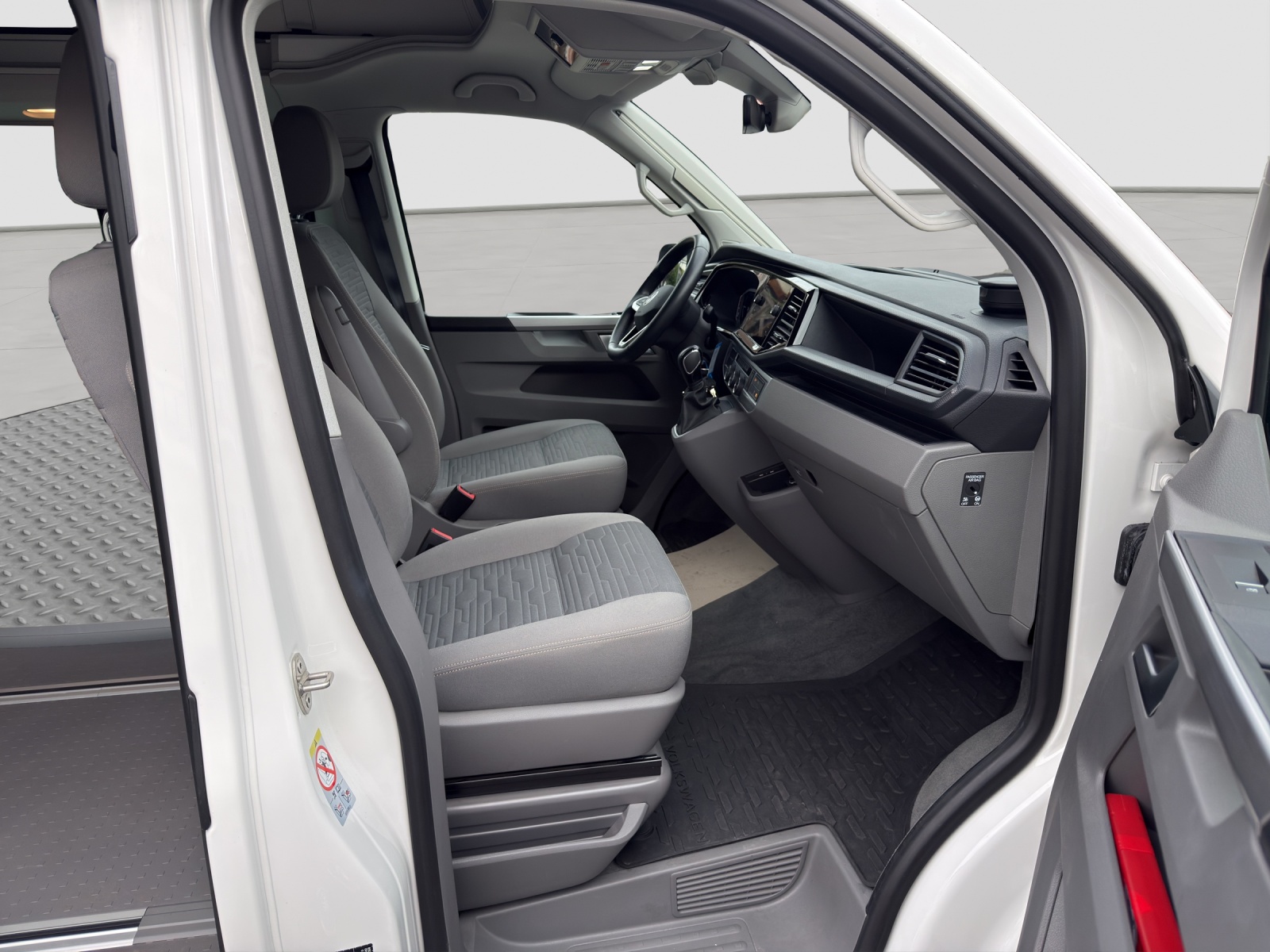 VW T6.1 California 2.0 TDI Ocean DSG-image-13