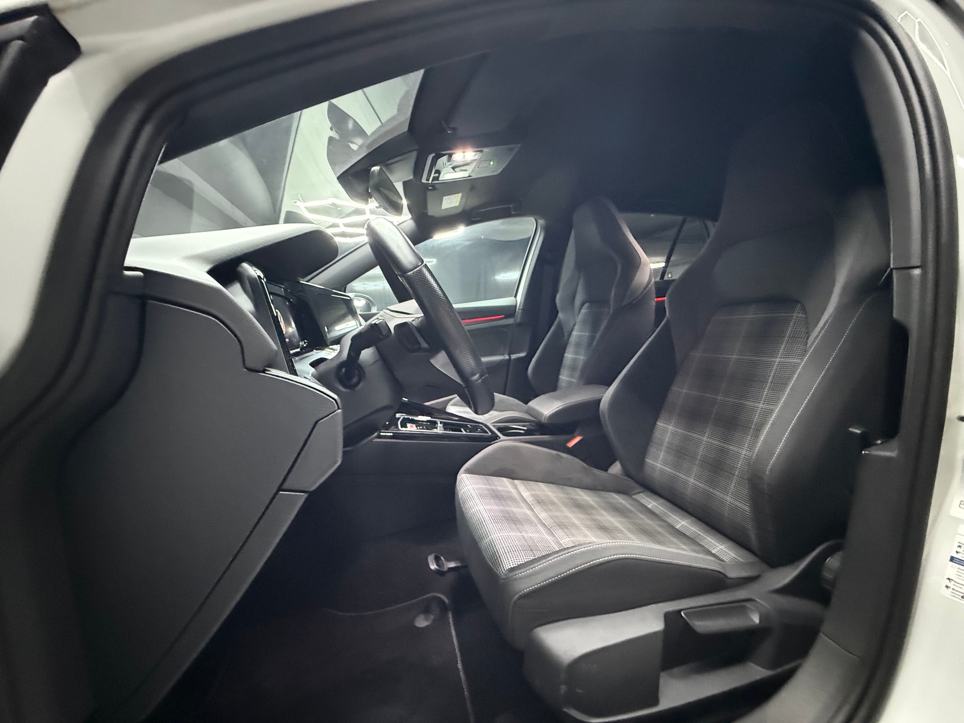 VW Golf 2.0 TDI GTD DSG-image-9