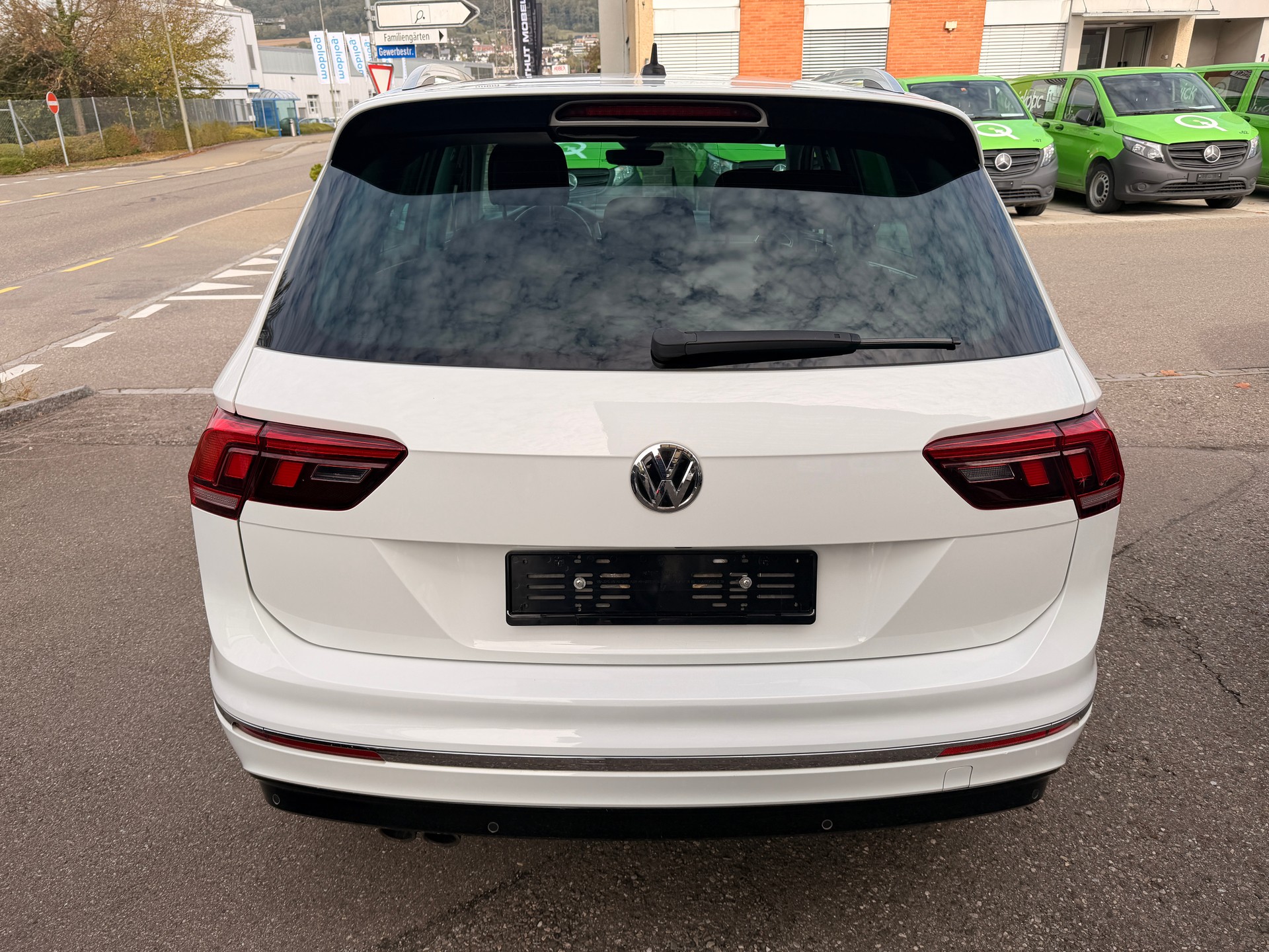 VW Tiguan 2.0 TDI SCR Highline 4Motion DSG-image-2