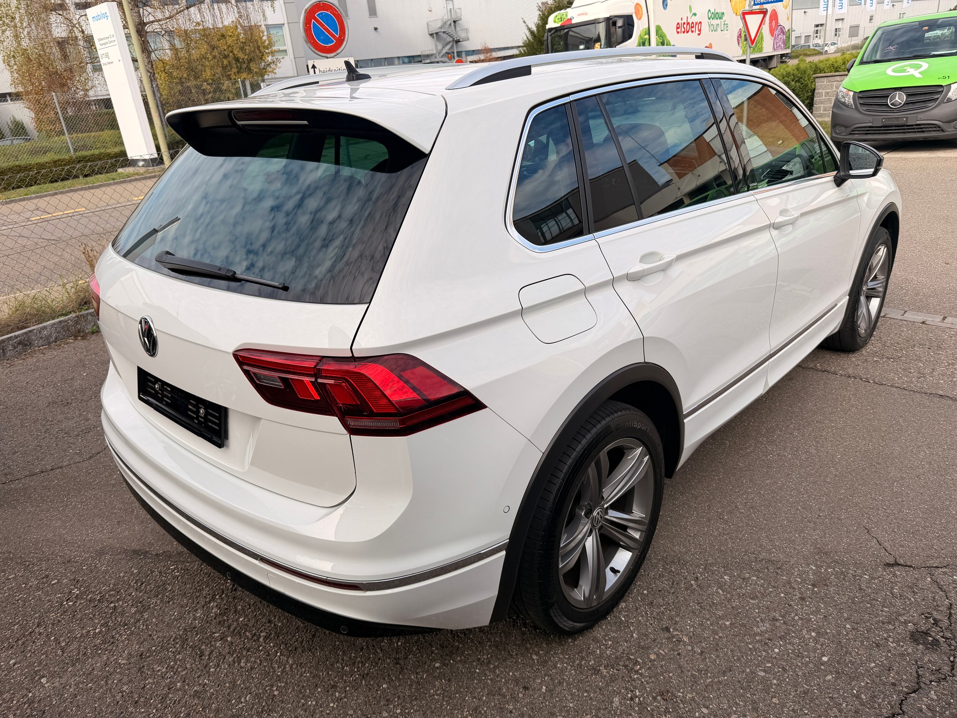 VW Tiguan 2.0 TDI SCR Highline 4Motion DSG-image-3