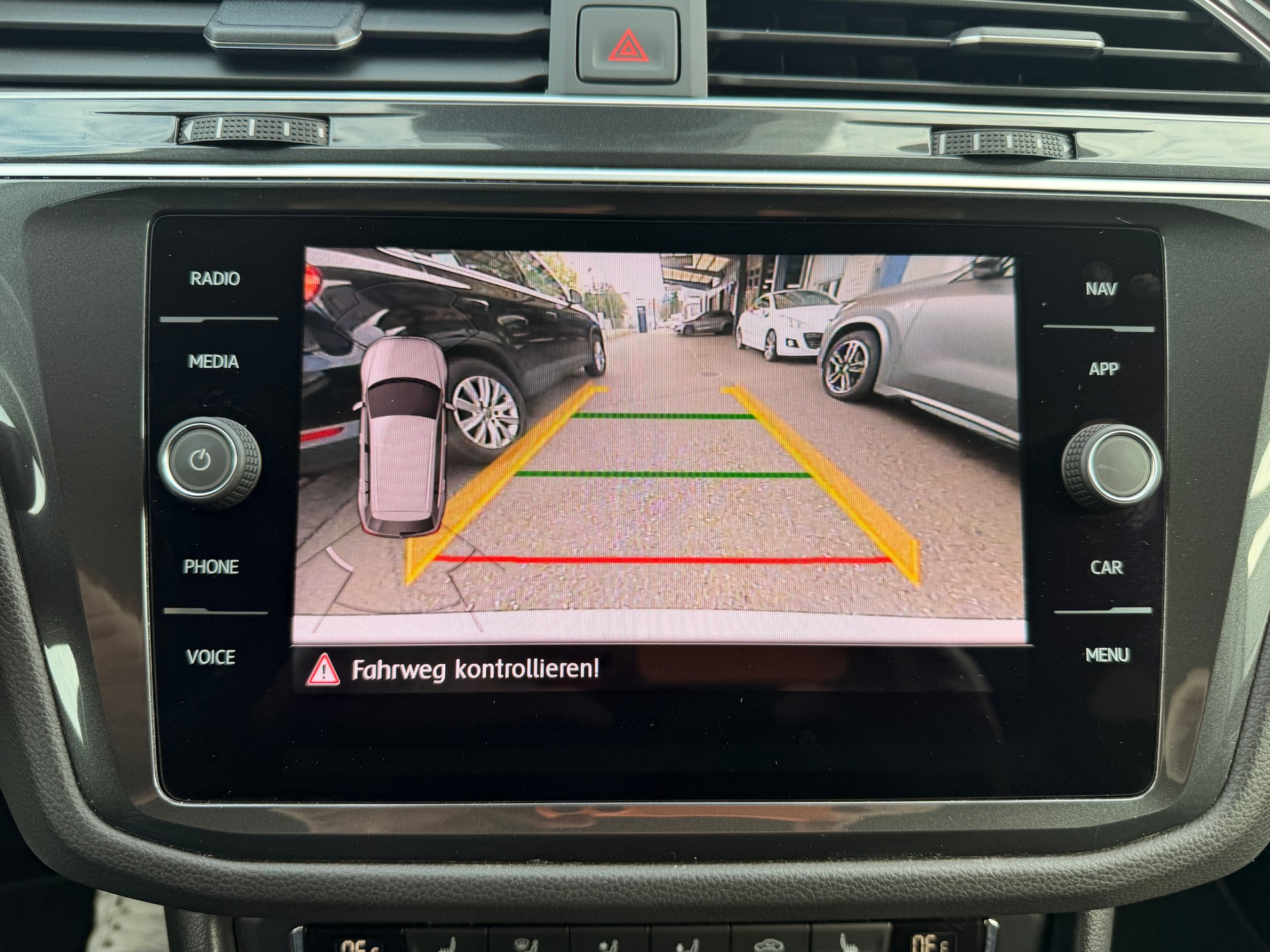 VW Tiguan 2.0 TDI SCR Highline 4Motion DSG-image-7